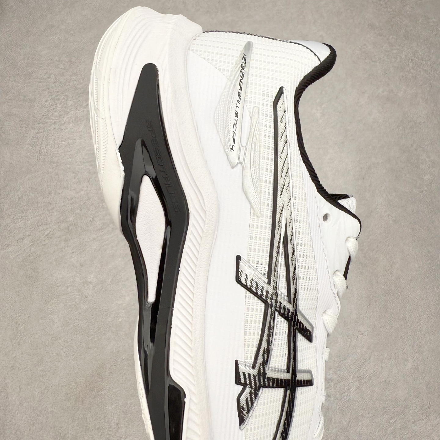 图片[6]-Asics NETBURNER BALLISTIC FF 4 亚瑟士舒适时尚潮流简约减震低帮训练鞋 DYNAWRAP 技术可提升稳定性 FLYTEFOAM 科技打造轻量缓冲组件 FLYTEFOAM Propel 技术鞋垫可提升吸震与回弹效果 TWISSTRUS 技术可提升速度与变向奔跑动作ASICSGRIP 科技可提升在球场上的抓地力 后足 GEL 缓冲科技可提供出色的避震效果AHAR 橡胶可提升耐用性 尺码：35 36 36.5 37 38 38.5 39 40 40.5 41 42 42.5 43 44 45-选品中心