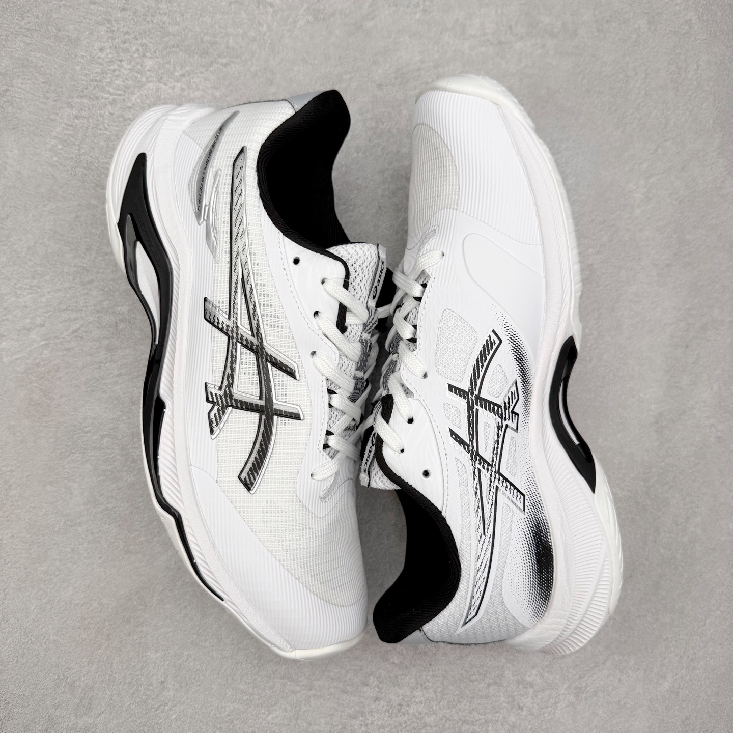 图片[3]-Asics NETBURNER BALLISTIC FF 4 亚瑟士舒适时尚潮流简约减震低帮训练鞋 DYNAWRAP 技术可提升稳定性 FLYTEFOAM 科技打造轻量缓冲组件 FLYTEFOAM Propel 技术鞋垫可提升吸震与回弹效果 TWISSTRUS 技术可提升速度与变向奔跑动作ASICSGRIP 科技可提升在球场上的抓地力 后足 GEL 缓冲科技可提供出色的避震效果AHAR 橡胶可提升耐用性 尺码：35 36 36.5 37 38 38.5 39 40 40.5 41 42 42.5 43 44 45-选品中心