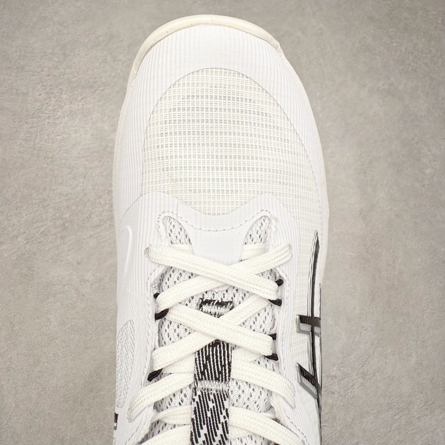 图片[4]-Asics NETBURNER BALLISTIC FF 4 亚瑟士舒适时尚潮流简约减震低帮训练鞋 DYNAWRAP 技术可提升稳定性 FLYTEFOAM 科技打造轻量缓冲组件 FLYTEFOAM Propel 技术鞋垫可提升吸震与回弹效果 TWISSTRUS 技术可提升速度与变向奔跑动作ASICSGRIP 科技可提升在球场上的抓地力 后足 GEL 缓冲科技可提供出色的避震效果AHAR 橡胶可提升耐用性 尺码：35 36 36.5 37 38 38.5 39 40 40.5 41 42 42.5 43 44 45-选品中心