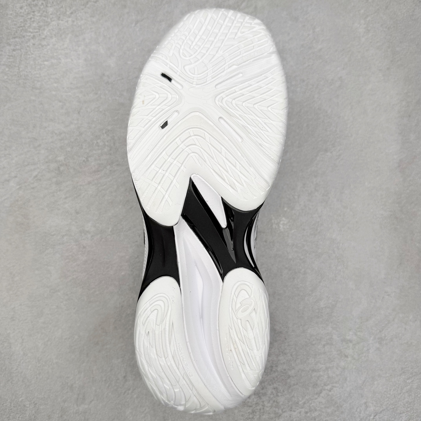 图片[9]-Asics NETBURNER BALLISTIC FF 4 亚瑟士舒适时尚潮流简约减震低帮训练鞋 DYNAWRAP 技术可提升稳定性 FLYTEFOAM 科技打造轻量缓冲组件 FLYTEFOAM Propel 技术鞋垫可提升吸震与回弹效果 TWISSTRUS 技术可提升速度与变向奔跑动作ASICSGRIP 科技可提升在球场上的抓地力 后足 GEL 缓冲科技可提供出色的避震效果AHAR 橡胶可提升耐用性 尺码：35 36 36.5 37 38 38.5 39 40 40.5 41 42 42.5 43 44 45-选品中心