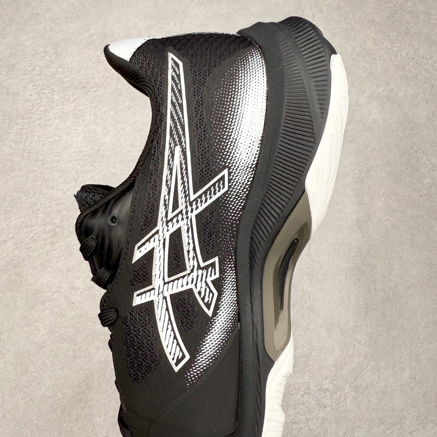 图片[7]-Asics NETBURNER BALLISTIC FF 4 亚瑟士舒适时尚潮流简约减震低帮训练鞋 DYNAWRAP 技术可提升稳定性 FLYTEFOAM 科技打造轻量缓冲组件 FLYTEFOAM Propel 技术鞋垫可提升吸震与回弹效果 TWISSTRUS 技术可提升速度与变向奔跑动作ASICSGRIP 科技可提升在球场上的抓地力 后足 GEL 缓冲科技可提供出色的避震效果AHAR 橡胶可提升耐用性 尺码：35 36 36.5 37 38 38.5 39 40 40.5 41 42 42.5 43 44 45-选品中心