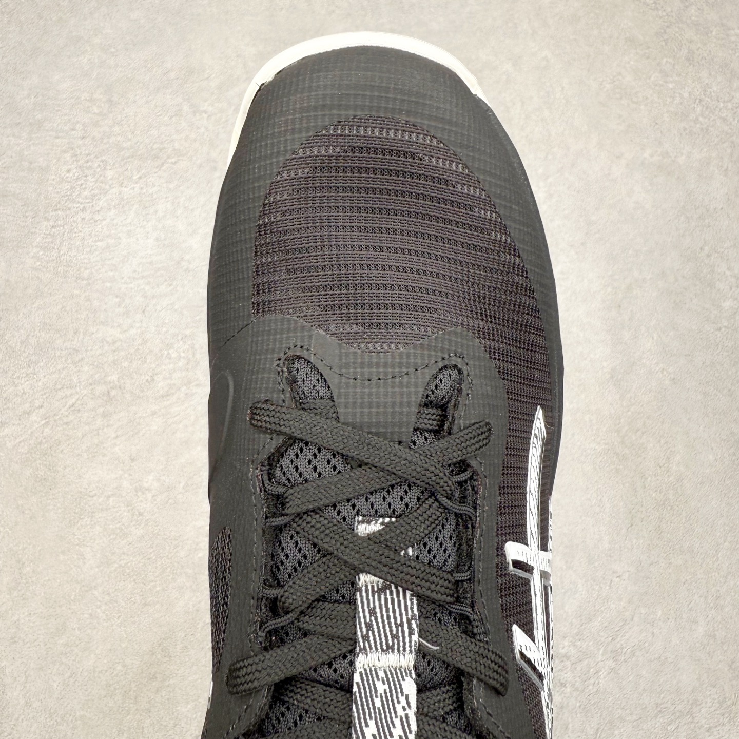 图片[4]-Asics NETBURNER BALLISTIC FF 4 亚瑟士舒适时尚潮流简约减震低帮训练鞋 DYNAWRAP 技术可提升稳定性 FLYTEFOAM 科技打造轻量缓冲组件 FLYTEFOAM Propel 技术鞋垫可提升吸震与回弹效果 TWISSTRUS 技术可提升速度与变向奔跑动作ASICSGRIP 科技可提升在球场上的抓地力 后足 GEL 缓冲科技可提供出色的避震效果AHAR 橡胶可提升耐用性 尺码：35 36 36.5 37 38 38.5 39 40 40.5 41 42 42.5 43 44 45-选品中心