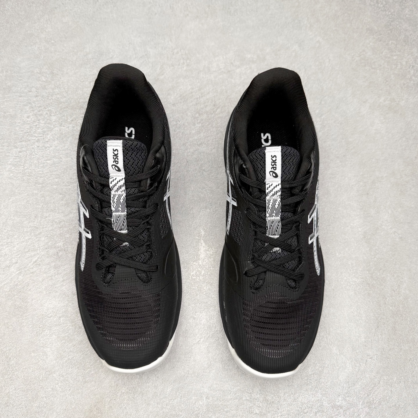 图片[2]-Asics NETBURNER BALLISTIC FF 4 亚瑟士舒适时尚潮流简约减震低帮训练鞋 DYNAWRAP 技术可提升稳定性 FLYTEFOAM 科技打造轻量缓冲组件 FLYTEFOAM Propel 技术鞋垫可提升吸震与回弹效果 TWISSTRUS 技术可提升速度与变向奔跑动作ASICSGRIP 科技可提升在球场上的抓地力 后足 GEL 缓冲科技可提供出色的避震效果AHAR 橡胶可提升耐用性 尺码：35 36 36.5 37 38 38.5 39 40 40.5 41 42 42.5 43 44 45-选品中心