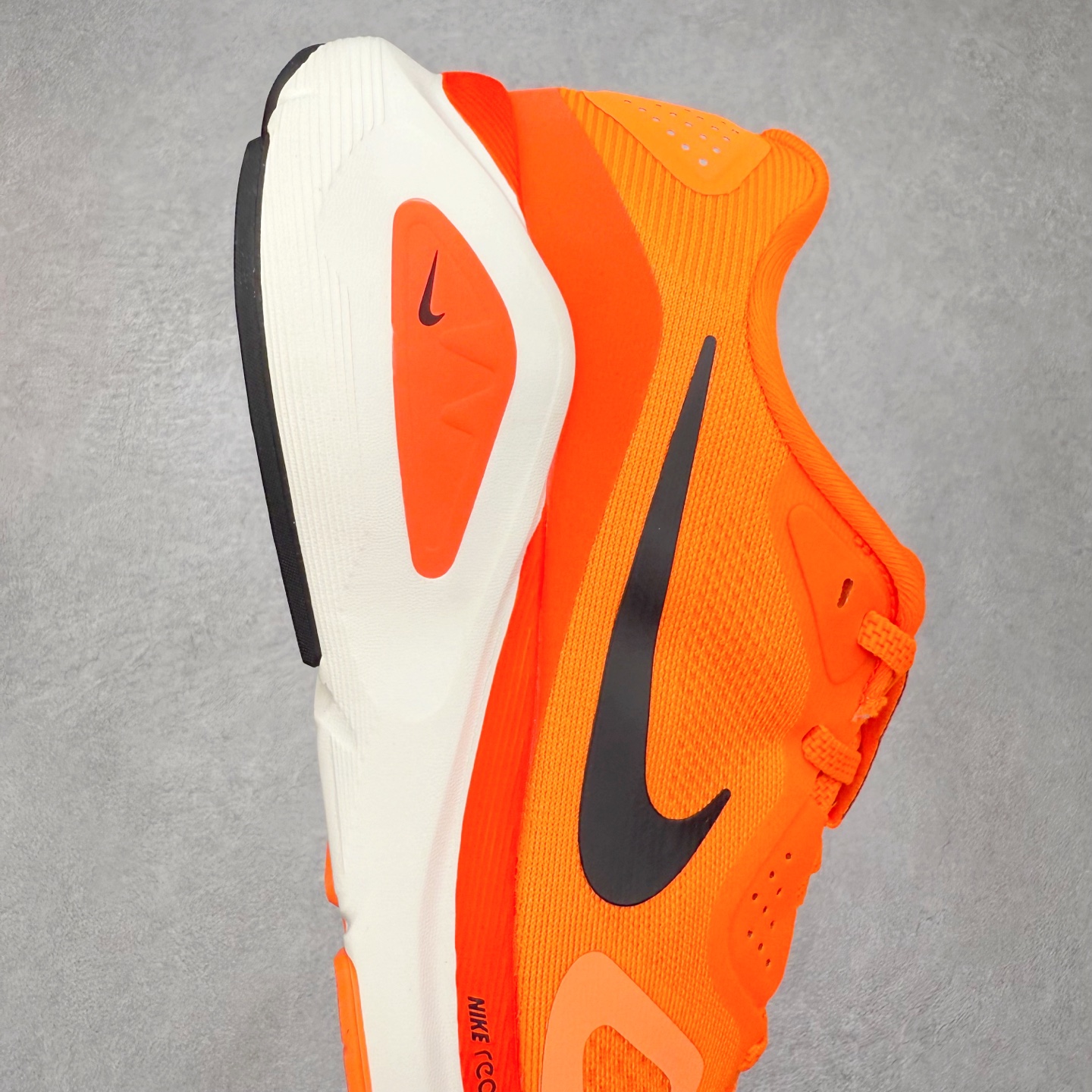 图片[6]-NK Zoom Structure 26 Light Armory 舒适百搭防滑耐磨 低帮 休闲跑步鞋 男女同款 实拍调校N版已经零色差零失真 百分百还原实物色彩所见即所得 不存在货不对板色差等低级问题 选购参考实物拍摄 不混卖不参货 只用心做好货严格选品 承诺混一赔十 尺码：36 36.5 37.5 38 38.5 39 40 40.5 41 42 42.5 43 44 44.5 45-选品中心