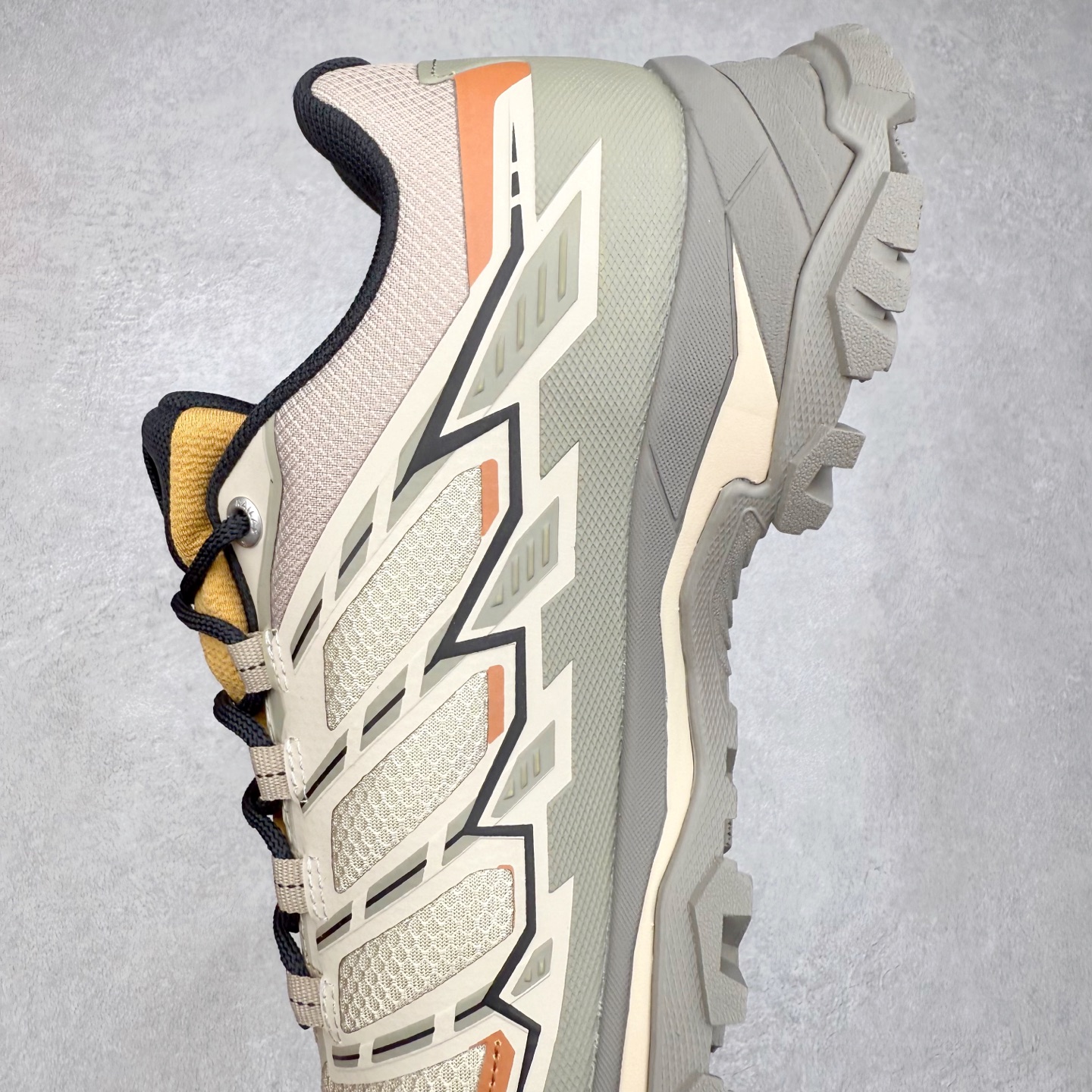 图片[7]-KAILAS 凯乐石远征5代 FLT 舒适简约经典登山 防滑耐磨防水低帮徒步鞋 KAILAS凯乐石品牌是全球三大全系攀登品牌之一，于2003年创立于中国广州，致力于为有攀登梦想的户外运动员及爱好者，研发制造功能性专业装备，满足他们在极限环境下安全舒适的需求，凯乐石专注于科技面料的开发及专业功能设计，产品线覆盖登山、攀岩、徒步、越野跑山、露营、旅行等多项户外运动，通过运动员的测试反馈，不断进化迭代，产品荣获国内外大奖71座，发明专利21个，更突破性的自主研发攀登器械，打造出中国的攀登硬实力。实拍调校N版已经零色差零失真 百分百还原实物色彩所见即所得 不存在货不对板色差等低级问题 选购参考实物拍摄 不混卖不参货 只用心做好货严格选品 承诺混一赔十 尺码：36 36.5 37.5 38 38.5 39 40 40.5 41 42 42.5 43 44 44.5 45-选品中心