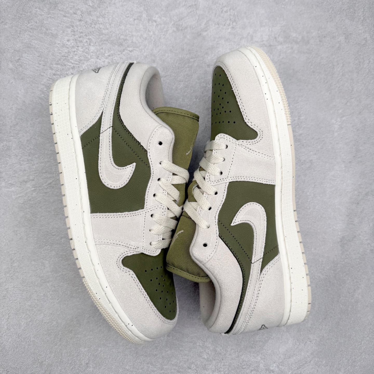 图片[3]-＃DT纯原 Air Jordan AJ1 Low 低帮 HV4089-201 终端优势供应 市面中低帮最具代表性版本没有之一 口碑大厂出品 品控大底版型不断改良更新 全套原纸板楦头开发 确保原汁原味 完美呈现版型 完美零毛边处理 原厂内置全掌气垫 价格定位良心 平台专用代工流水线出品 一眼公司既视感 拿到手的一瞬间就与众不同 碾压市面所有版本 全部原鞋开发 每一个配色都会采购原鞋确认细节 打破市面看图做货无好货之说 尺码：35.5 36 36.5 37.5 38 38.5 39 40 40.5 41 42 42.5 43 44 44.5 45 46-选品中心