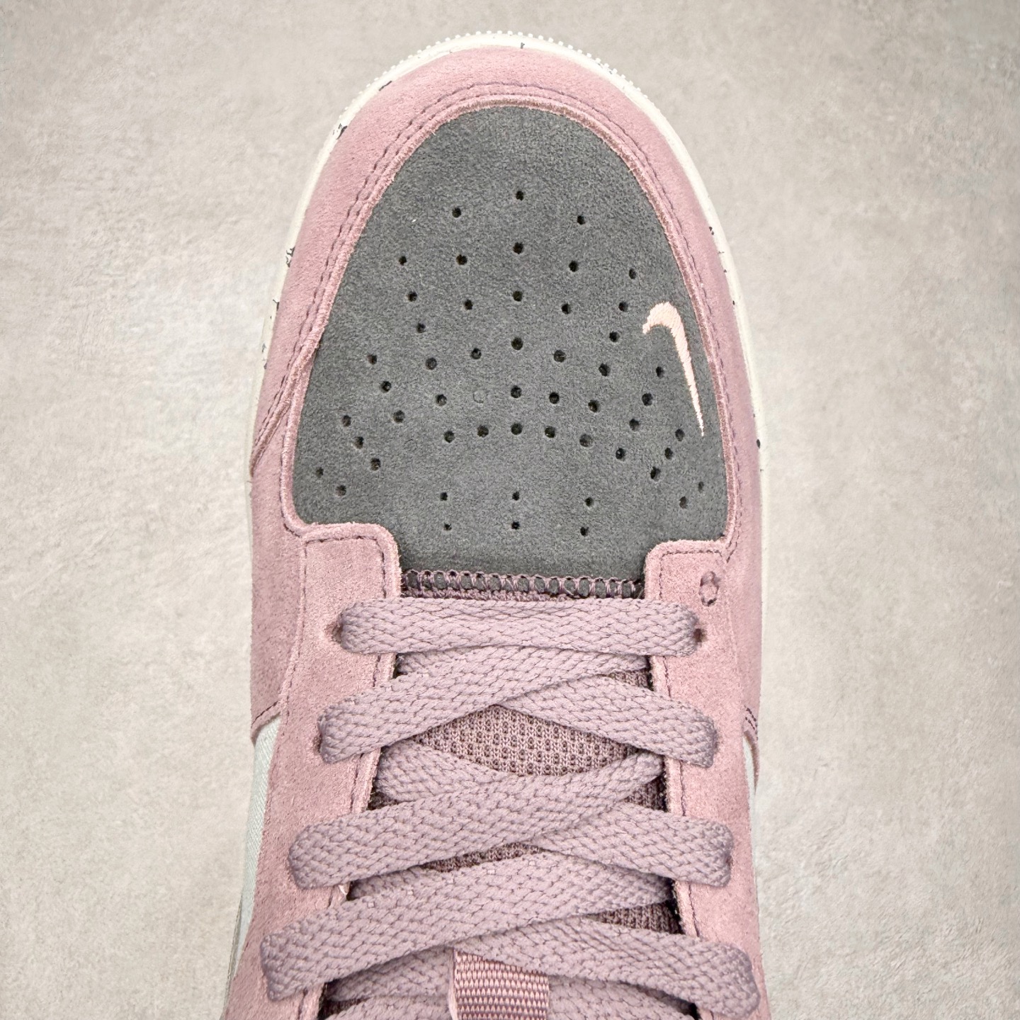 图片[4]-NK SB Force 58 空军58系列低帮休闲运动滑板板鞋 DV5477-010 鞋面由帆布和麂皮拼接 层次感丰富 搭配硫化外底 耐磨耐穿 鞋舌及中底后跟处饰有SB Logo 表明鞋款身份 采用包边设计 经久耐穿 硫化结构则有效提升灵活性 穿上这款全新推出的创意力作 助你耀动街头 尺码：36 36.5 37.5 38 38.5 39 40 40.5 41 42 42.5 43 44 45-选品中心