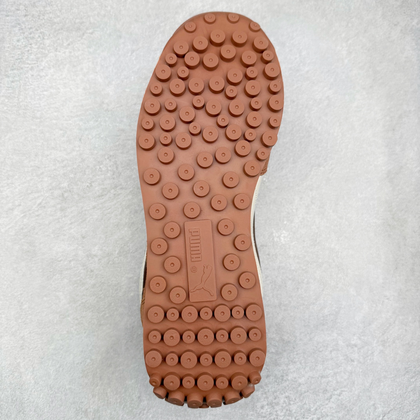 图片[9]-PUMA彪马 Easy Rider NYLON COOL 舒适百搭 耐磨 低帮 生活休闲鞋 男女同款 彪马（Puma）是全球著名的运动品牌，中文作彪马，意为美洲狮，由创始人鲁道夫•达斯勒（Rudolf Dassler）于1948年在德国建立了这个品牌，数十年来PUMA一直在运动界位居要角，近几年来更成功的结合运动、休闲，时尚为一体，跃升为年轻人最爱品牌之一。实拍调校N版已经零色差零失真 百分百还原实物色彩所见即所得 不存在货不对板色差等低级问题 选购参考实物拍摄 不混卖不参货 只用心做好货严格选品 承诺混一赔十 尺码：36 36.5 37.5 38 38.5 39 40 40.5 41 42 42.5 43 44 44.5 45-选品中心