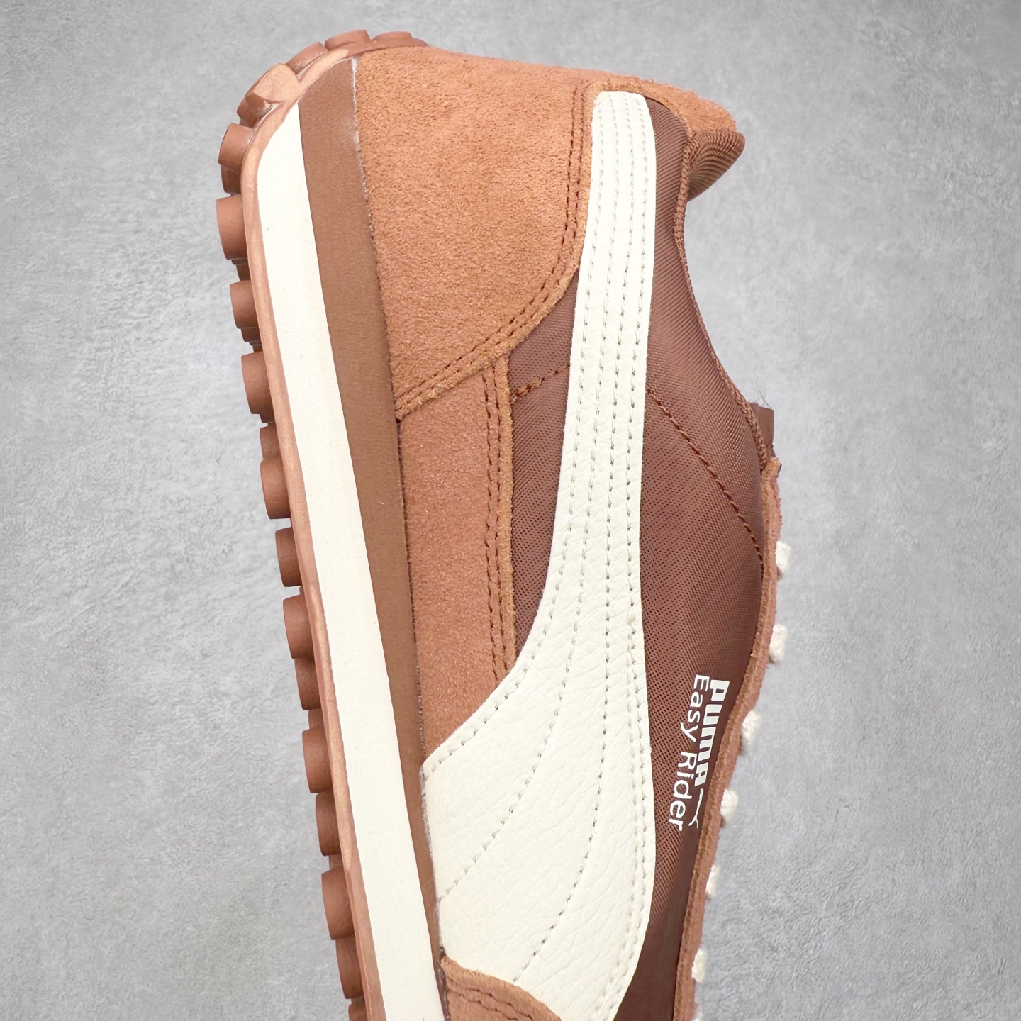 图片[6]-PUMA彪马 Easy Rider NYLON COOL 舒适百搭 耐磨 低帮 生活休闲鞋 男女同款 彪马（Puma）是全球著名的运动品牌，中文作彪马，意为美洲狮，由创始人鲁道夫•达斯勒（Rudolf Dassler）于1948年在德国建立了这个品牌，数十年来PUMA一直在运动界位居要角，近几年来更成功的结合运动、休闲，时尚为一体，跃升为年轻人最爱品牌之一。实拍调校N版已经零色差零失真 百分百还原实物色彩所见即所得 不存在货不对板色差等低级问题 选购参考实物拍摄 不混卖不参货 只用心做好货严格选品 承诺混一赔十 尺码：36 36.5 37.5 38 38.5 39 40 40.5 41 42 42.5 43 44 44.5 45-选品中心