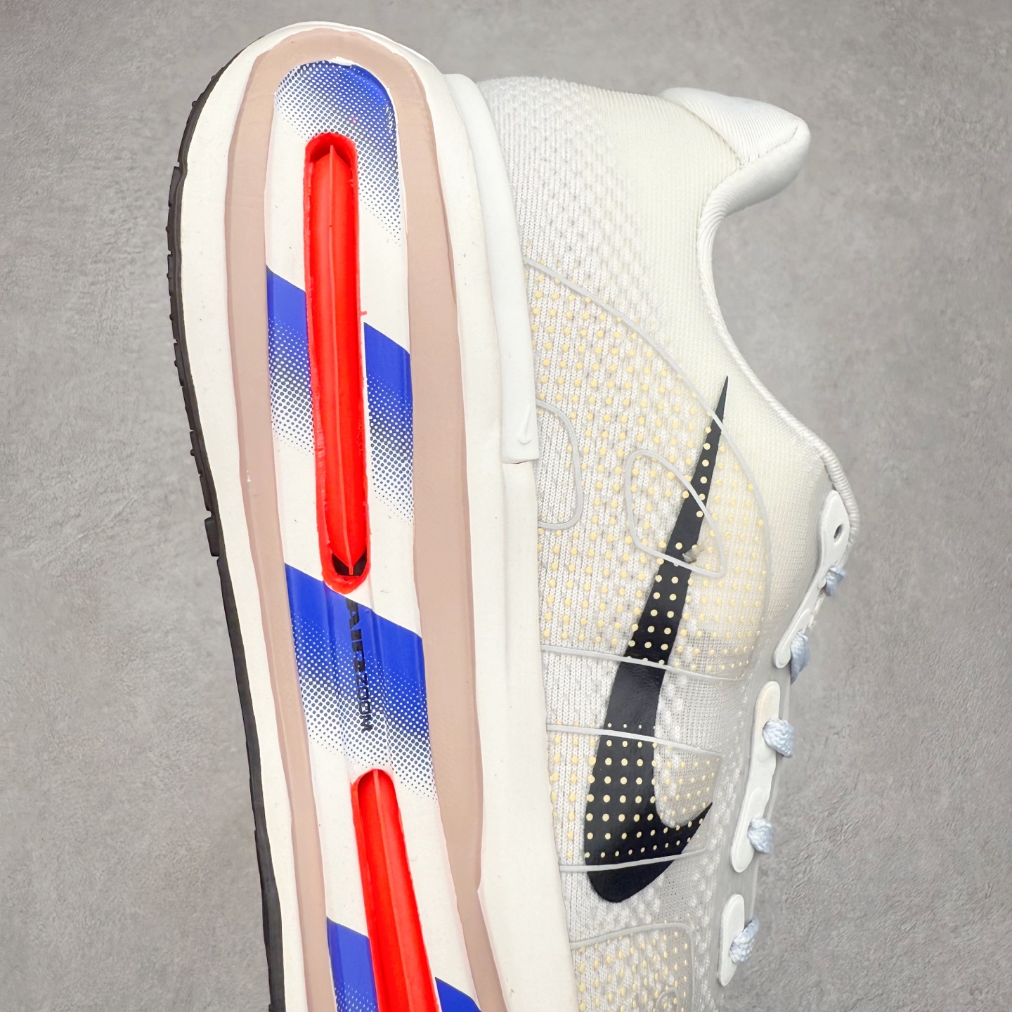 图片[6]-NK Vomero Premium 时尚舒适 网布防滑耐磨 低帮跑步鞋 HQ2050-308 实拍调校N版已经零色差零失真 百分百还原实物色彩所见即所得 不存在货不对板色差等低级问题 选购参考实物拍摄 不混卖不参货 只用心做好货严格选品 承诺混一赔十 尺码：36 36.5 37.5 38 38.5 39 40 40.5 41 42 42.5 43 44 44.5 45-选品中心