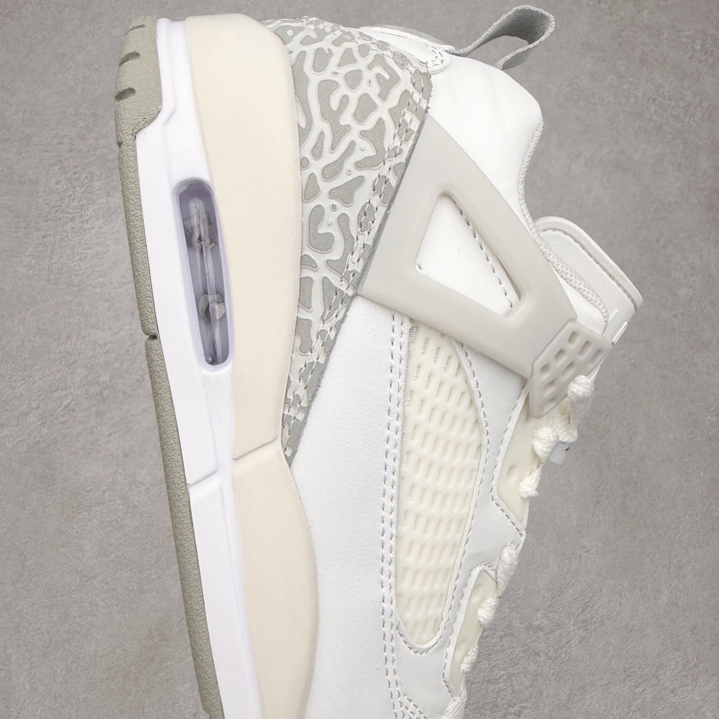 图片[6]-Jordan Spizike Low AJ复古低帮篮球鞋 HQ3602-121 这款鞋子著名导演斯派克李的Jordan Spizike专属 预计于明年夏季推出全新低帮版本 将包括三款配色 经典爆裂纹非常复古 两款配色分别以大学红和黑曜石蓝进行区分 鞋身设计中依旧带有大象爆裂纹、鞋侧束带、塑胶网布等经典元素 之后 在鞋舌、内衬以及鞋底等位置缀以大学红和黑曜石蓝搭配 带来全新造型 尺码：36 36.5 37.5 38 38.5 39 40 40.5 41 42 42.5 43 44 44.5 45 46-选品中心