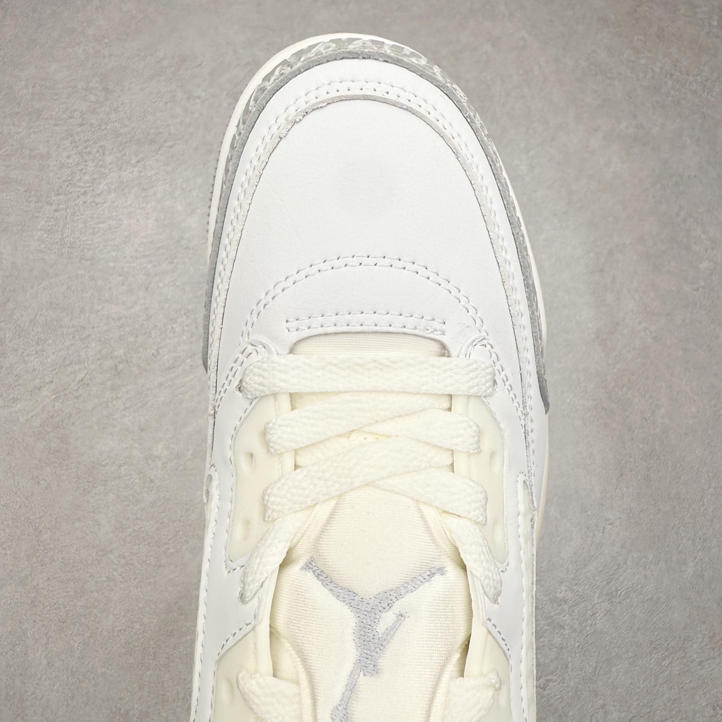 图片[4]-Jordan Spizike Low AJ复古低帮篮球鞋 HQ3602-121 这款鞋子著名导演斯派克李的Jordan Spizike专属 预计于明年夏季推出全新低帮版本 将包括三款配色 经典爆裂纹非常复古 两款配色分别以大学红和黑曜石蓝进行区分 鞋身设计中依旧带有大象爆裂纹、鞋侧束带、塑胶网布等经典元素 之后 在鞋舌、内衬以及鞋底等位置缀以大学红和黑曜石蓝搭配 带来全新造型 尺码：36 36.5 37.5 38 38.5 39 40 40.5 41 42 42.5 43 44 44.5 45 46-选品中心