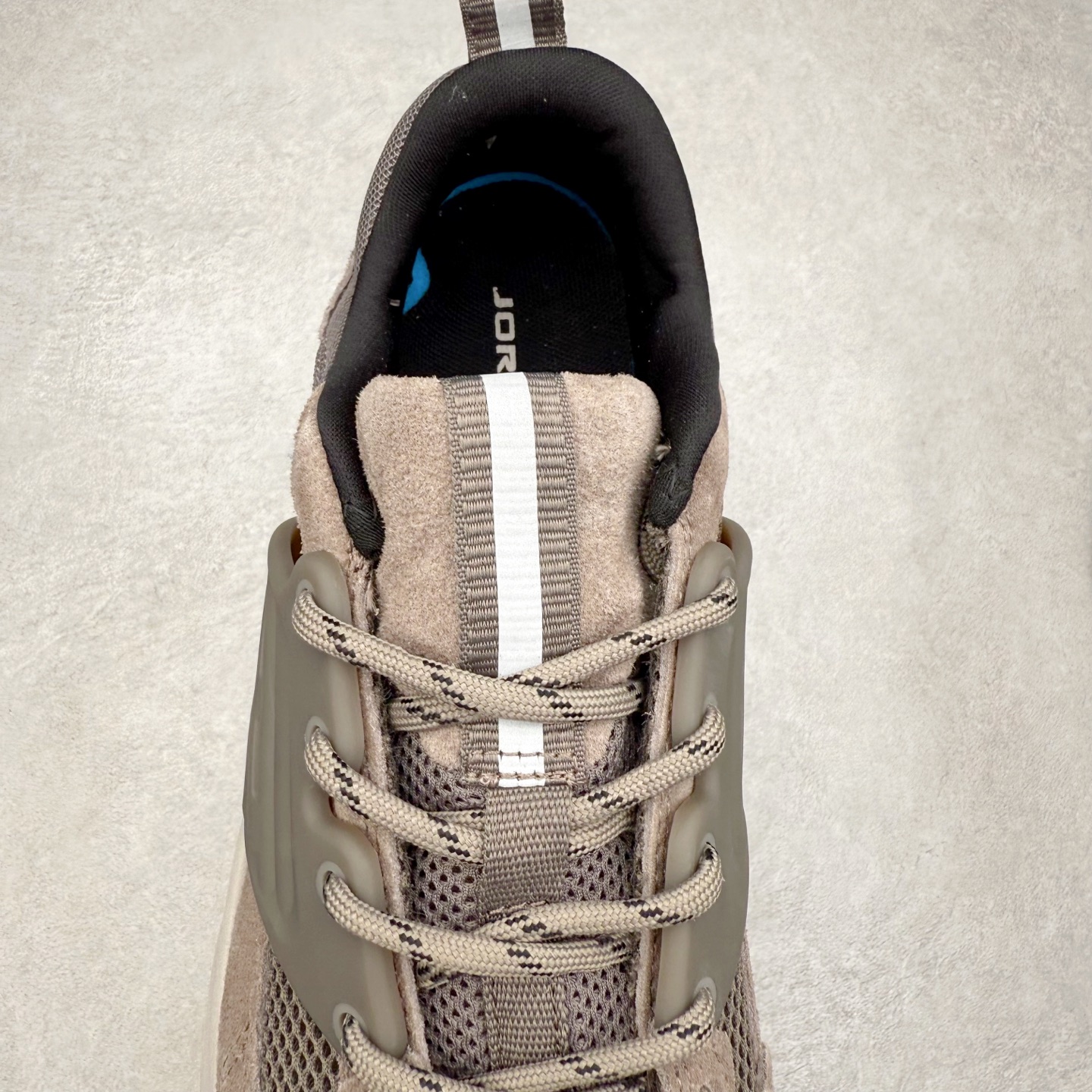 图片[5]-Jordan Trunner O/S AJ经典百搭透气生活休闲鞋 实拍调校N版已经零色差零失真 百分百还原实物色彩所见即所得 不存在货不对板色差等低级问题 选购参考实物拍摄 不混卖不参货 只用心做好货严格选品 承诺混一赔十 尺码：36 36.5 37.5 38 38.5 39 40 40.5 41 42 42.5 43 44 44.5 45-选品中心