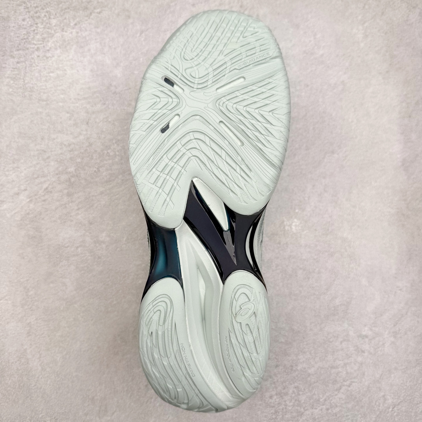 图片[9]-Asics NETBURNER BALLISTIC FF 4 亚瑟士舒适时尚潮流简约减震低帮训练鞋 DYNAWRAP 技术可提升稳定性 FLYTEFOAM 科技打造轻量缓冲组件 FLYTEFOAM Propel 技术鞋垫可提升吸震与回弹效果 TWISSTRUS 技术可提升速度与变向奔跑动作ASICSGRIP 科技可提升在球场上的抓地力 后足 GEL 缓冲科技可提供出色的避震效果AHAR 橡胶可提升耐用性 尺码：35 36 36.5 37 38 38.5 39 40 40.5 41 42 42.5 43 44 45-选品中心