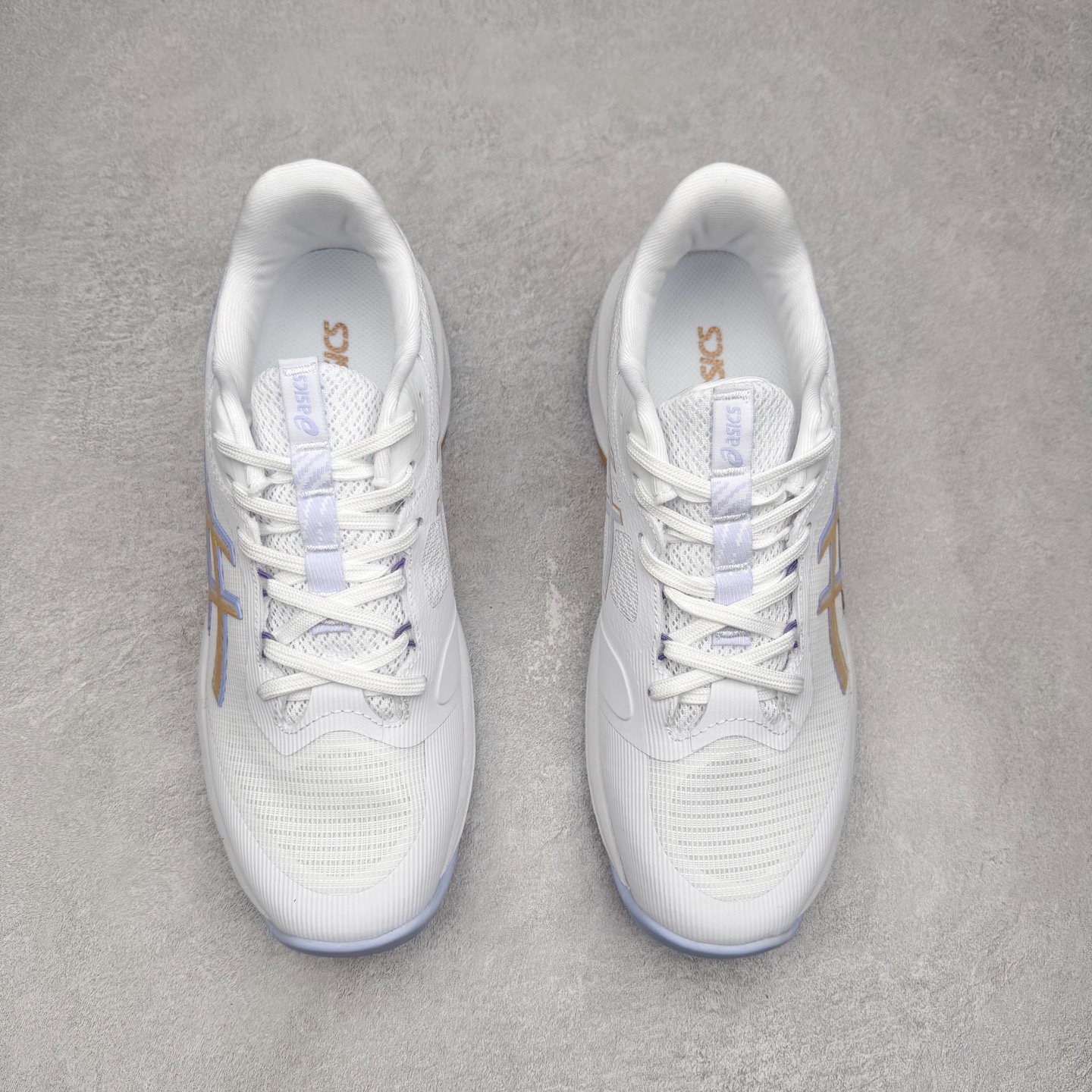 图片[2]-Asics NETBURNER BALLISTIC FF 4 亚瑟士舒适时尚潮流简约减震低帮训练鞋 DYNAWRAP 技术可提升稳定性 FLYTEFOAM 科技打造轻量缓冲组件 FLYTEFOAM Propel 技术鞋垫可提升吸震与回弹效果 TWISSTRUS 技术可提升速度与变向奔跑动作ASICSGRIP 科技可提升在球场上的抓地力 后足 GEL 缓冲科技可提供出色的避震效果AHAR 橡胶可提升耐用性 尺码：35 36 36.5 37 38 38.5 39 40 40.5 41 42 42.5 43 44 45-选品中心