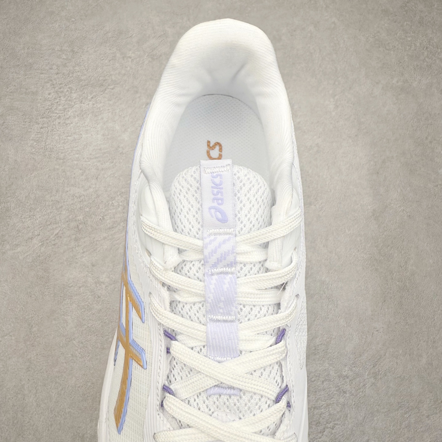 图片[5]-Asics NETBURNER BALLISTIC FF 4 亚瑟士舒适时尚潮流简约减震低帮训练鞋 DYNAWRAP 技术可提升稳定性 FLYTEFOAM 科技打造轻量缓冲组件 FLYTEFOAM Propel 技术鞋垫可提升吸震与回弹效果 TWISSTRUS 技术可提升速度与变向奔跑动作ASICSGRIP 科技可提升在球场上的抓地力 后足 GEL 缓冲科技可提供出色的避震效果AHAR 橡胶可提升耐用性 尺码：35 36 36.5 37 38 38.5 39 40 40.5 41 42 42.5 43 44 45-选品中心