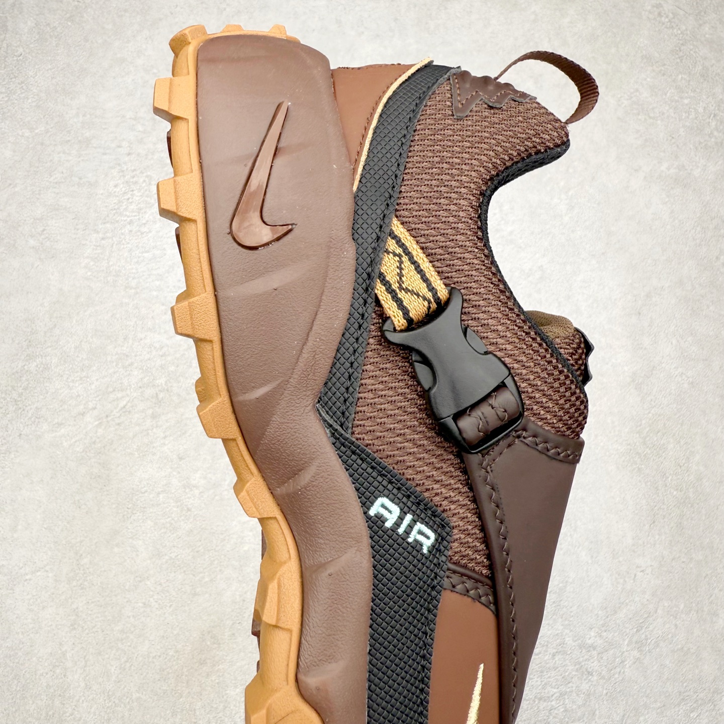 图片[6]-NK ACG Air Phassad 时尚舒适防滑透气低帮户外功能鞋 男女同款 全新来袭 该款沿袭前代高帮版型的设计传统 轻盈鞋面结合灵巧的脚踝包裹设计 为双足打造出一体化的舒适脚感 助力轻松畅行 中底融入柔软的React泡棉与Vaporfiy 科技 让你在岩石小径徒步时也像行走在都市般轻松舒适 粘性橡胶大底铸就了攀岩级别的出众抓地力 助你从容面对各种环境挑战 尺码：36 36.5 37.5 38 38.5 39 40 40.5 41 42 42.5 43 44 44.5 45 46-选品中心