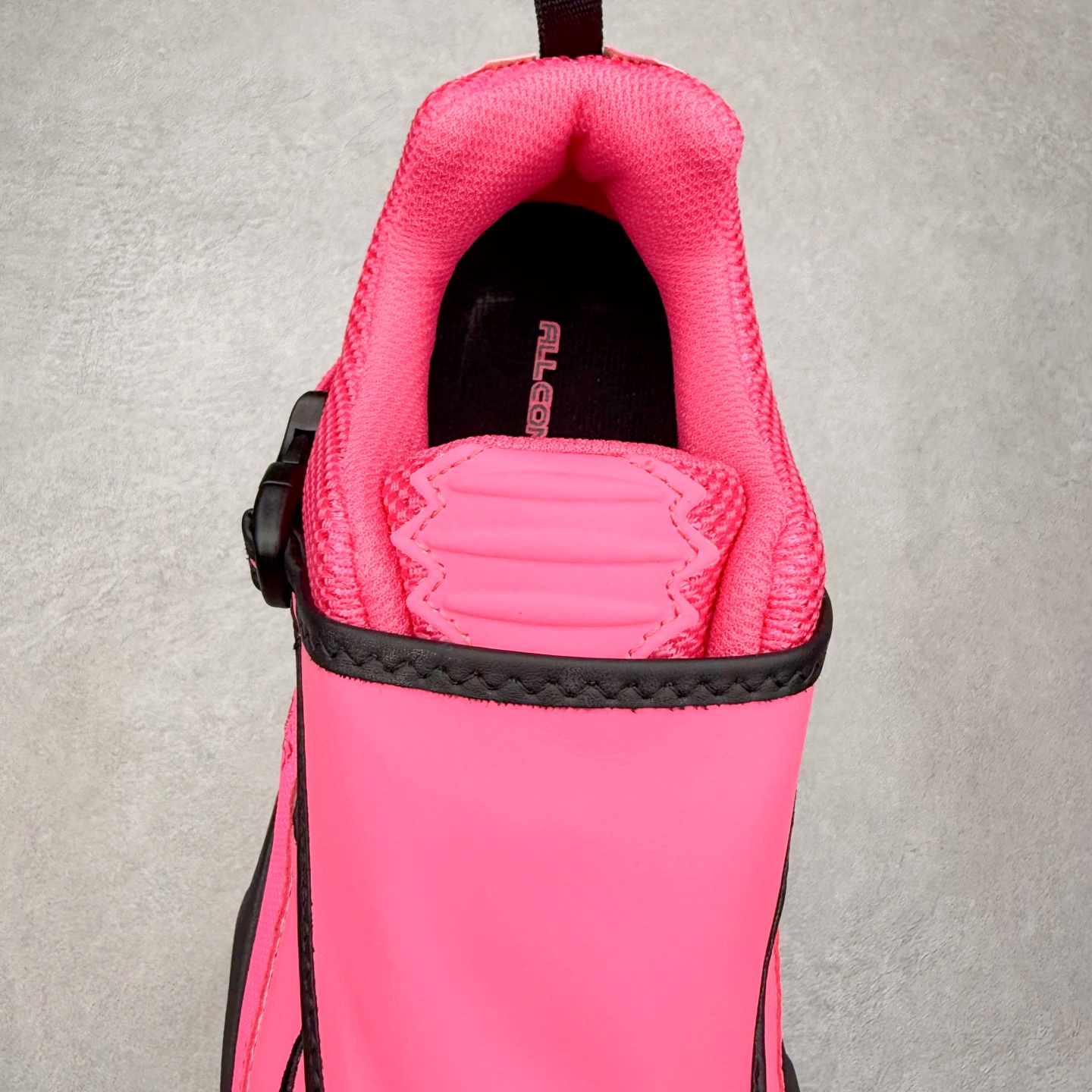 图片[5]-NK ACG Air Phassad 时尚舒适防滑透气低帮户外功能鞋 男女同款 全新来袭 该款沿袭前代高帮版型的设计传统 轻盈鞋面结合灵巧的脚踝包裹设计 为双足打造出一体化的舒适脚感 助力轻松畅行 中底融入柔软的React泡棉与Vaporfiy 科技 让你在岩石小径徒步时也像行走在都市般轻松舒适 粘性橡胶大底铸就了攀岩级别的出众抓地力 助你从容面对各种环境挑战 尺码：36 36.5 37.5 38 38.5 39 40 40.5 41 42 42.5 43 44 44.5 45 46-选品中心