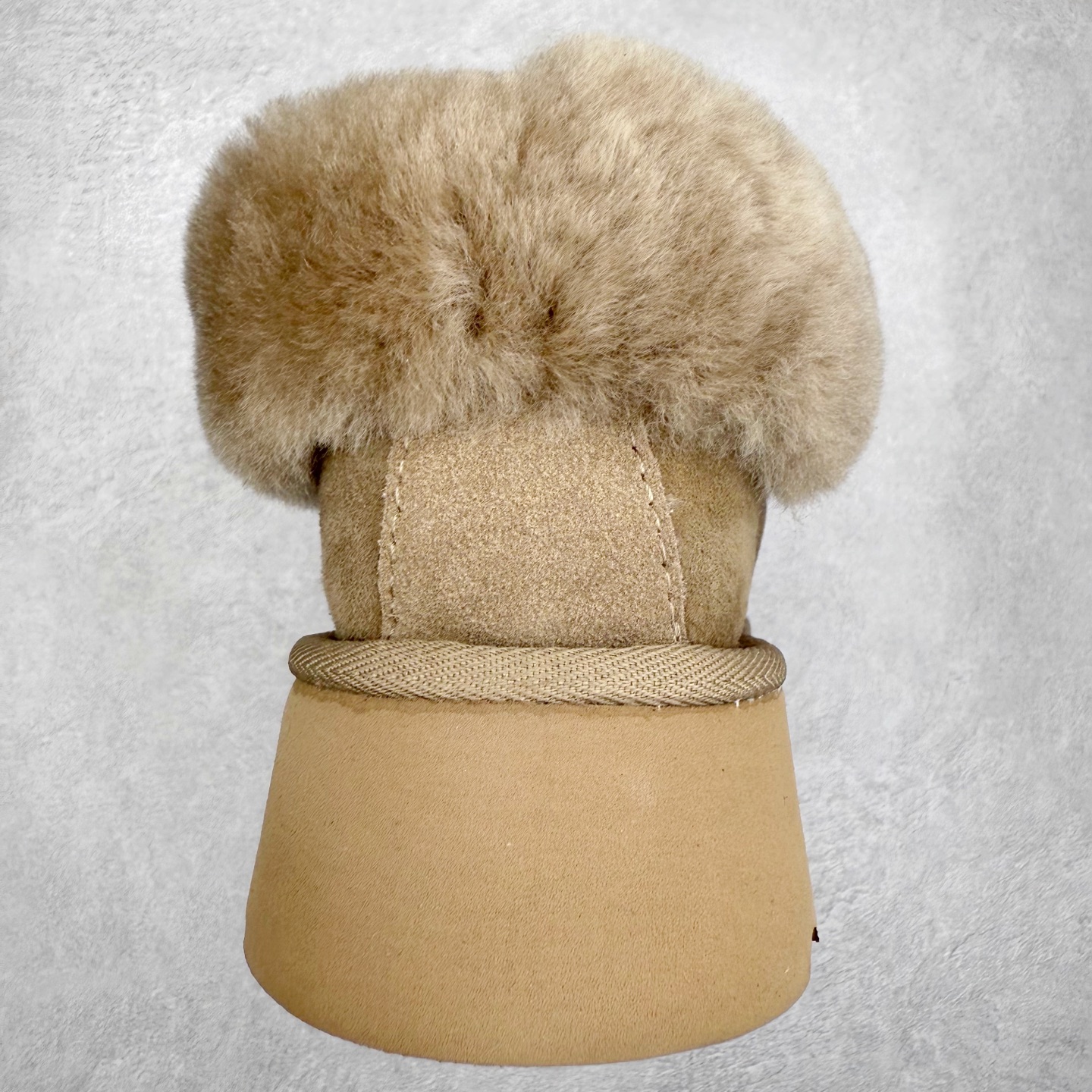 图片[8]-＃GX UGG 4810H 塔次特厚底秋冬羊皮毛一体雪地靴 全鞋采用ZP同厂 隆丰A级澳洲进口羊皮毛一体 品牌代工厂生产线 完全遵循ZP工艺流程 代工厂原厂版师 秉承无原鞋不开发选择 注重每一处细节 市面最正版型 TREADLITE\\\”轻翼\\\”科技外底 轻便/耐用/柔韧/桩型【售后郑重承诺】一个月内若出现重大脱胶/断底等质量问题 直接为您换新！尺码：35 36 37 38 39 40-选品中心