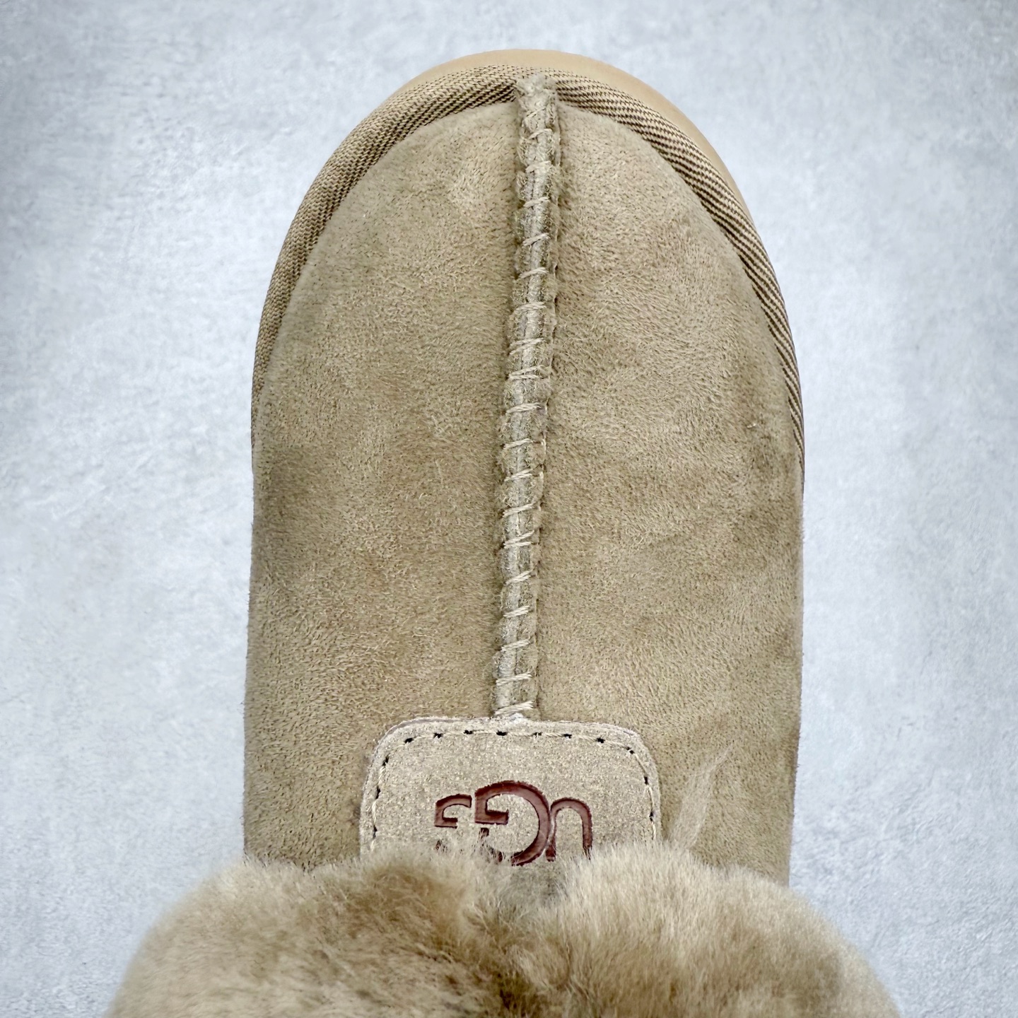 图片[4]-＃GX UGG 4810H 塔次特厚底秋冬羊皮毛一体雪地靴 全鞋采用ZP同厂 隆丰A级澳洲进口羊皮毛一体 品牌代工厂生产线 完全遵循ZP工艺流程 代工厂原厂版师 秉承无原鞋不开发选择 注重每一处细节 市面最正版型 TREADLITE\\\”轻翼\\\”科技外底 轻便/耐用/柔韧/桩型【售后郑重承诺】一个月内若出现重大脱胶/断底等质量问题 直接为您换新！尺码：35 36 37 38 39 40-选品中心