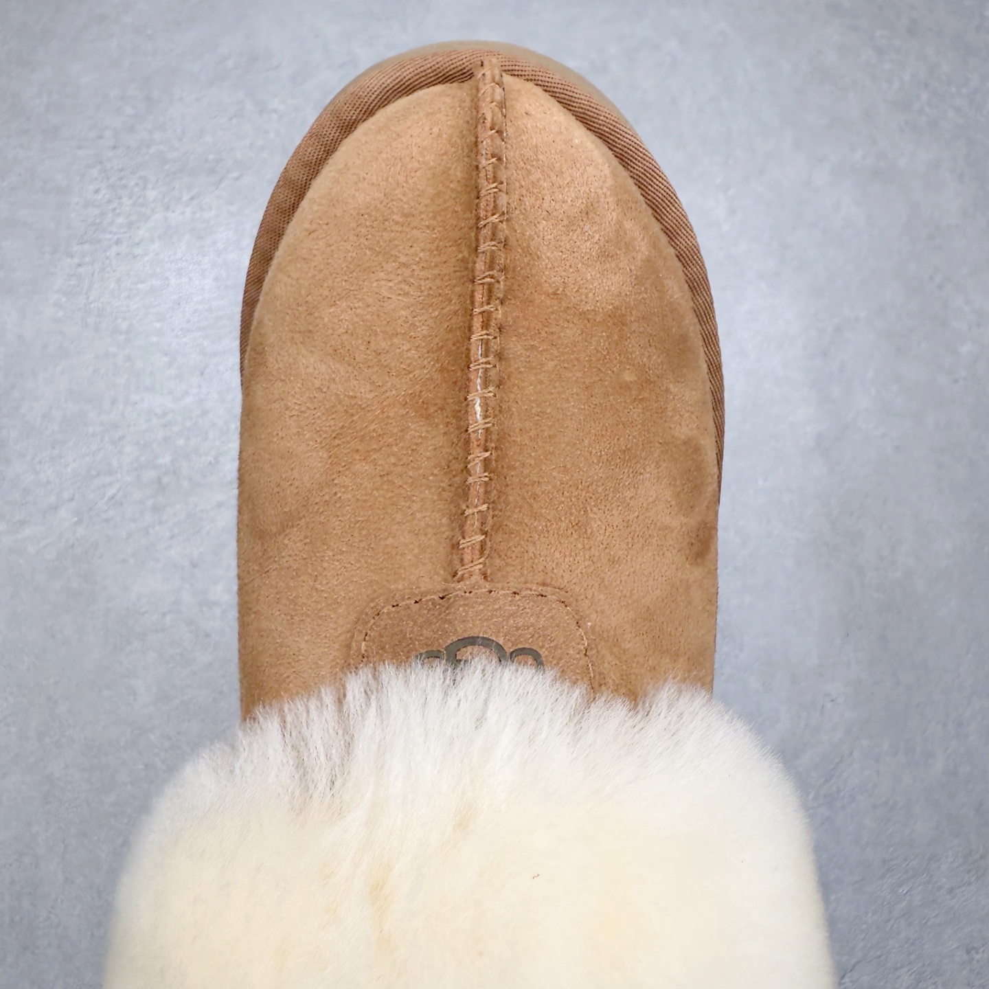 图片[4]-＃GX UGG 4810H 塔次特厚底秋冬羊皮毛一体雪地靴 全鞋采用ZP同厂 隆丰A级澳洲进口羊皮毛一体 品牌代工厂生产线 完全遵循ZP工艺流程 代工厂原厂版师 秉承无原鞋不开发选择 注重每一处细节 市面最正版型 TREADLITE\\\”轻翼\\\”科技外底 轻便/耐用/柔韧/桩型【售后郑重承诺】一个月内若出现重大脱胶/断底等质量问题 直接为您换新！尺码：35 36 37 38 39 40-选品中心