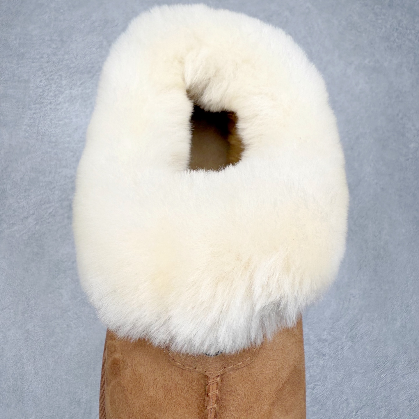 图片[5]-＃GX UGG 4810H 塔次特厚底秋冬羊皮毛一体雪地靴 全鞋采用ZP同厂 隆丰A级澳洲进口羊皮毛一体 品牌代工厂生产线 完全遵循ZP工艺流程 代工厂原厂版师 秉承无原鞋不开发选择 注重每一处细节 市面最正版型 TREADLITE\\\”轻翼\\\”科技外底 轻便/耐用/柔韧/桩型【售后郑重承诺】一个月内若出现重大脱胶/断底等质量问题 直接为您换新！尺码：35 36 37 38 39 40-选品中心