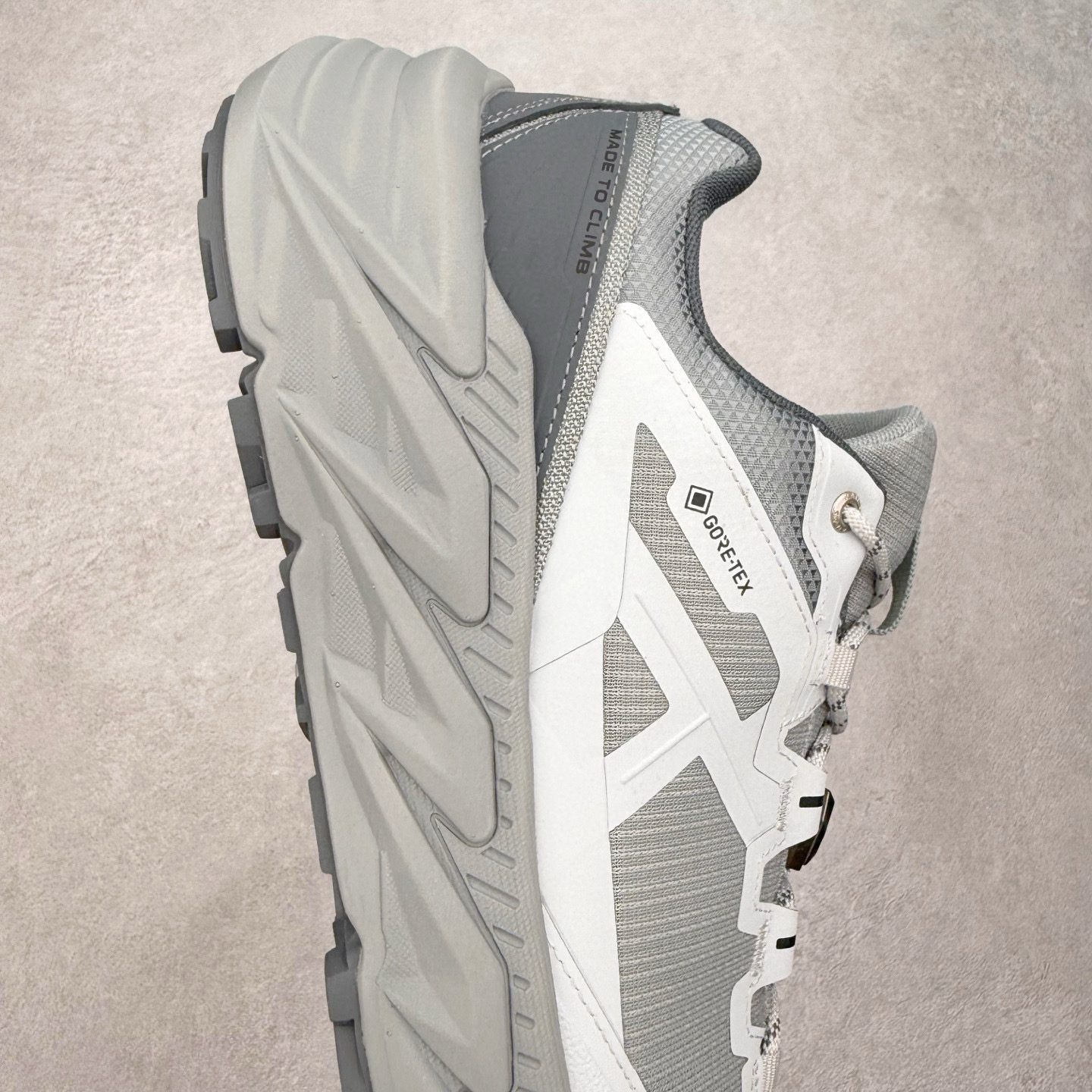 图片[6]-凯乐石 KAILAS 山行2代 GTX 25款舒适缓冲徒步 织物TPU减震防滑透气包裹性轻便低帮超强抓地力越野跑步鞋 KAILAS凯乐石品牌是全球三大全系攀登品牌之一，于2003年创立于中国广州，致力于为有攀登梦想的户外运动员及爱好者，研发制造功能性专业装备，满足他们在极限环境下安全舒适的需求，凯乐石专注于科技面料的开发及专业功能设计，产品线覆盖登山、攀岩、徒步、越野跑山、露营、旅行等多项户外运动，通过运动员的测试反馈，不断进化迭代，产品荣获国内外大奖71座，发明专利21个，更突破性的自主研发攀登器械，打造出中国的攀登硬实力。实拍调校N版已经零色差零失真 百分百还原实物色彩所见即所得 不存在货不对板色差等低级问题 选购参考实物拍摄 不混卖不参货 只用心做好货严格选品 承诺混一赔十 尺码：36 36.5 37.5 38 38.5 39 40 40.5 41 42 42.5 43 44 44.5 45-选品中心