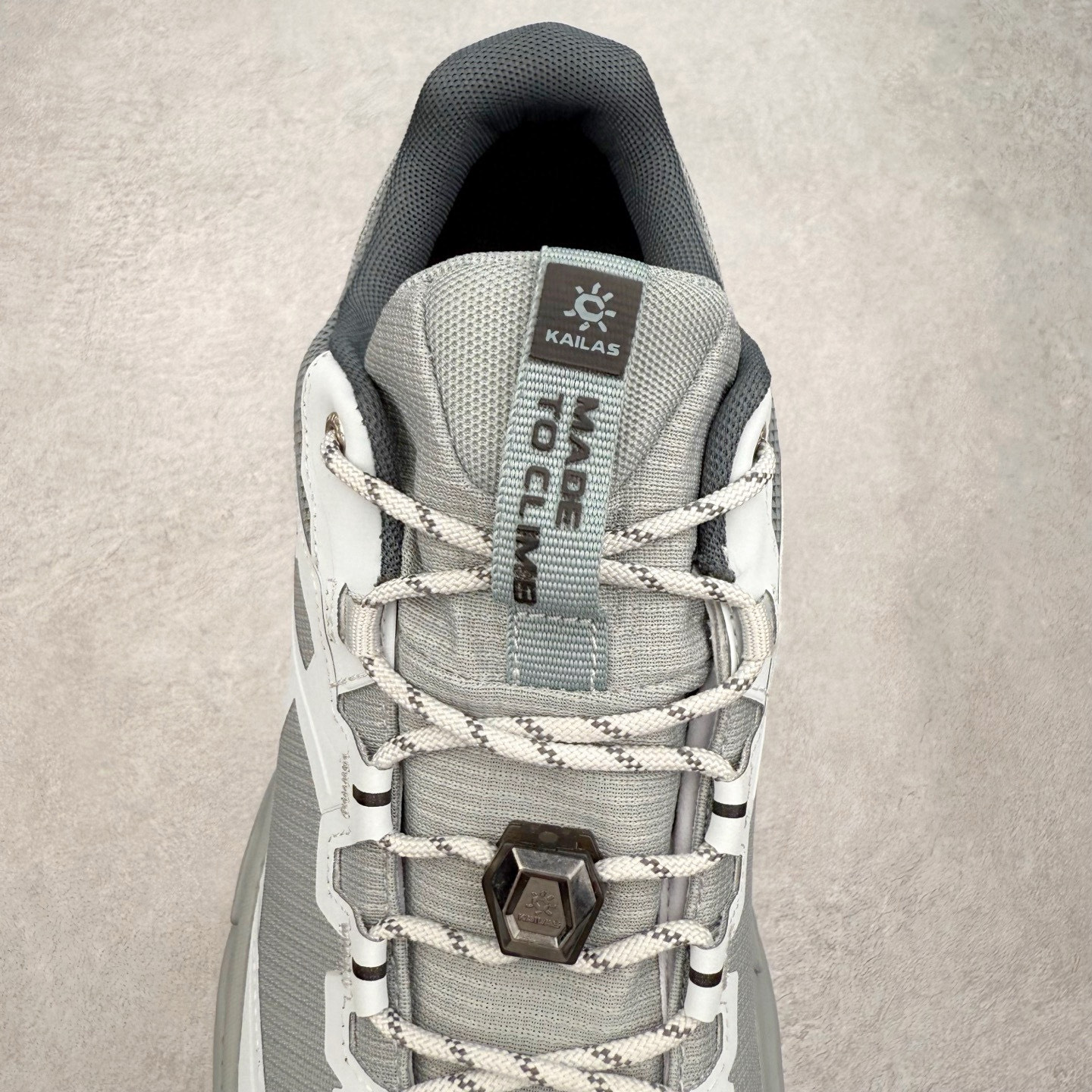 图片[5]-凯乐石 KAILAS 山行2代 GTX 25款舒适缓冲徒步 织物TPU减震防滑透气包裹性轻便低帮超强抓地力越野跑步鞋 KAILAS凯乐石品牌是全球三大全系攀登品牌之一，于2003年创立于中国广州，致力于为有攀登梦想的户外运动员及爱好者，研发制造功能性专业装备，满足他们在极限环境下安全舒适的需求，凯乐石专注于科技面料的开发及专业功能设计，产品线覆盖登山、攀岩、徒步、越野跑山、露营、旅行等多项户外运动，通过运动员的测试反馈，不断进化迭代，产品荣获国内外大奖71座，发明专利21个，更突破性的自主研发攀登器械，打造出中国的攀登硬实力。实拍调校N版已经零色差零失真 百分百还原实物色彩所见即所得 不存在货不对板色差等低级问题 选购参考实物拍摄 不混卖不参货 只用心做好货严格选品 承诺混一赔十 尺码：36 36.5 37.5 38 38.5 39 40 40.5 41 42 42.5 43 44 44.5 45-选品中心