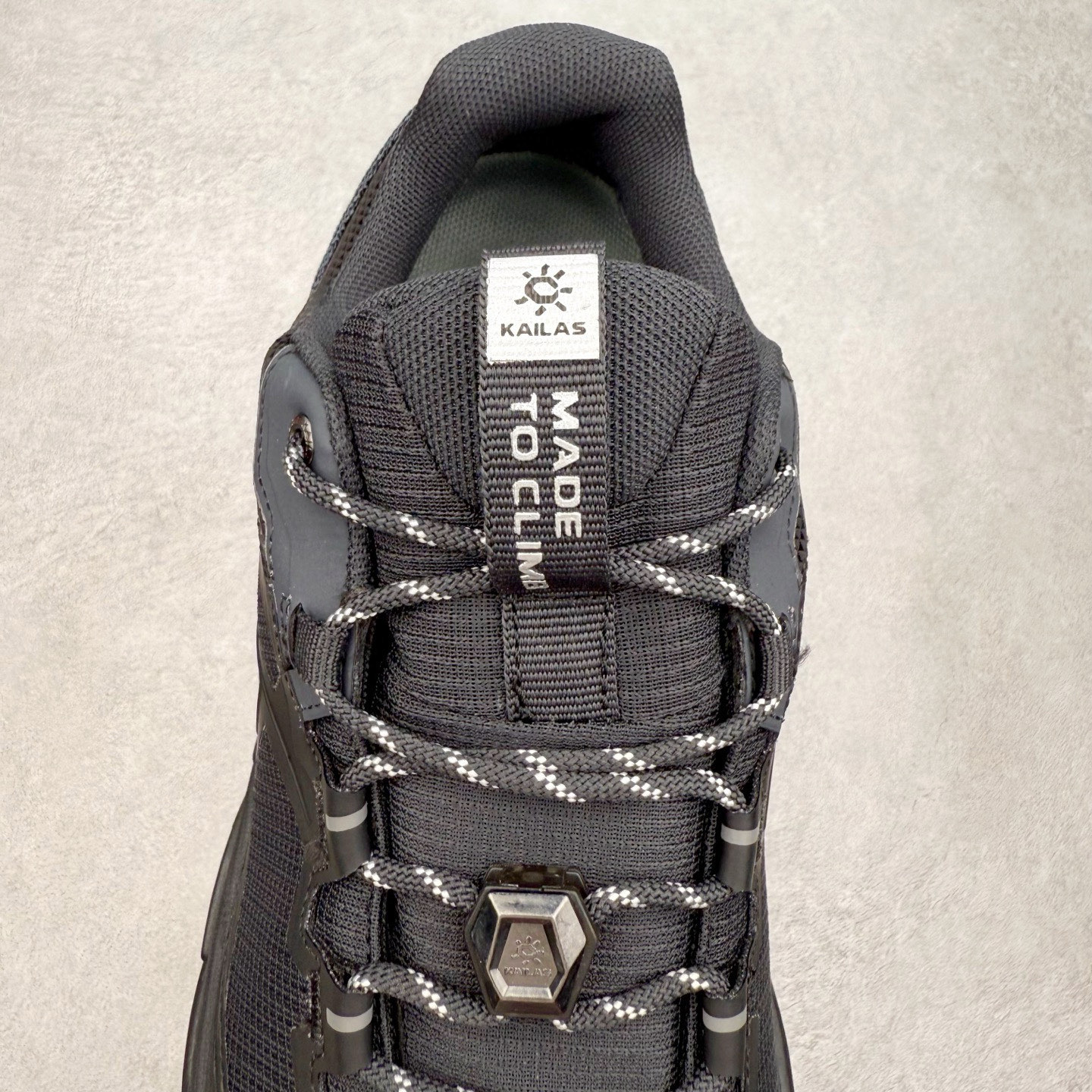 图片[5]-凯乐石 KAILAS 山行2代 GTX 25款舒适缓冲徒步 织物TPU减震防滑透气包裹性轻便低帮超强抓地力越野跑步鞋 KAILAS凯乐石品牌是全球三大全系攀登品牌之一，于2003年创立于中国广州，致力于为有攀登梦想的户外运动员及爱好者，研发制造功能性专业装备，满足他们在极限环境下安全舒适的需求，凯乐石专注于科技面料的开发及专业功能设计，产品线覆盖登山、攀岩、徒步、越野跑山、露营、旅行等多项户外运动，通过运动员的测试反馈，不断进化迭代，产品荣获国内外大奖71座，发明专利21个，更突破性的自主研发攀登器械，打造出中国的攀登硬实力。实拍调校N版已经零色差零失真 百分百还原实物色彩所见即所得 不存在货不对板色差等低级问题 选购参考实物拍摄 不混卖不参货 只用心做好货严格选品 承诺混一赔十 尺码：36 36.5 37.5 38 38.5 39 40 40.5 41 42 42.5 43 44 44.5 45-选品中心