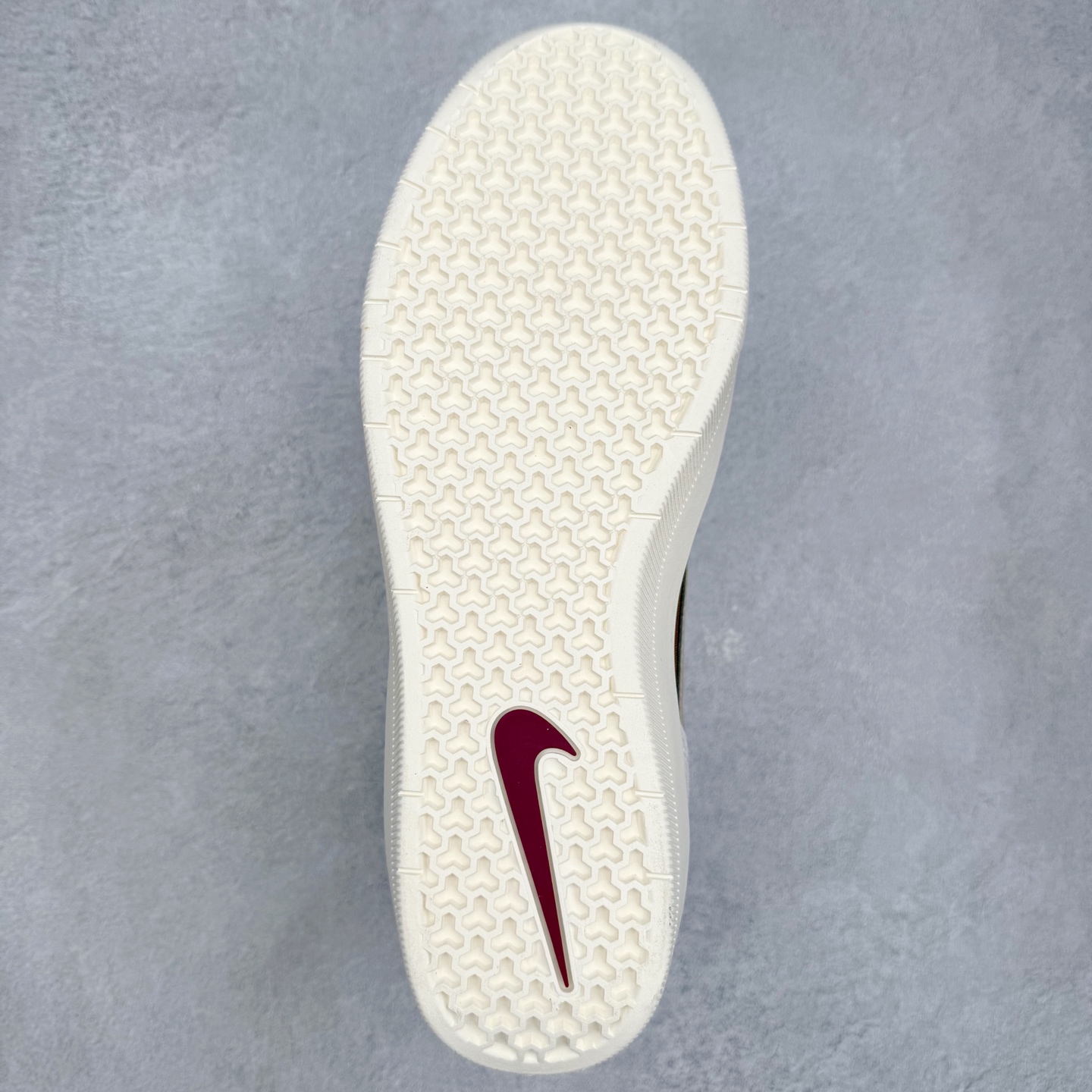 图片[9]-NK SB Force 58 空军58系列低帮休闲运动滑板板鞋 DV5477-202 鞋面由帆布和麂皮拼接 层次感丰富 搭配硫化外底 耐磨耐穿 鞋舌及中底后跟处饰有SB Logo 表明鞋款身份 采用包边设计 经久耐穿 硫化结构则有效提升灵活性 穿上这款全新推出的创意力作 助你耀动街头 尺码：36 36.5 37.5 38 38.5 39 40 40.5 41 42 42.5 43 44 45-选品中心