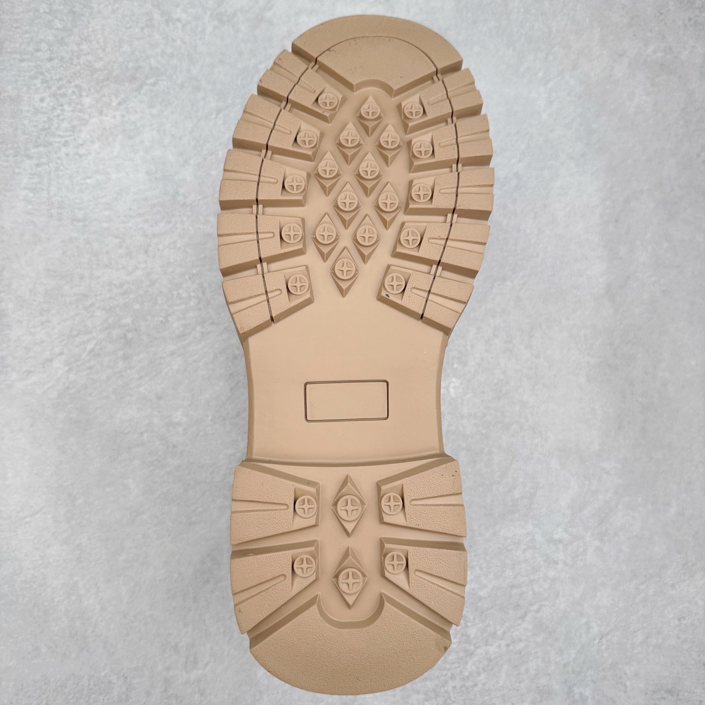 图片[9]-CAT卡特 户外工装轻底休闲马丁靴大黄靴系列 广东大厂品质 全新工艺升级 全鞋真牛皮材料 大底到五金都是代工厂原材料制作 同原版固特异永不开胶工艺 好货不杀猪 首单质量严格把控 全网独家首发 品质毋庸置疑 全套官网统一包装 今年冬季防寒户外专用 日常随意搭配 尺码：39 40 41 42 43 44（皮鞋码）-选品中心