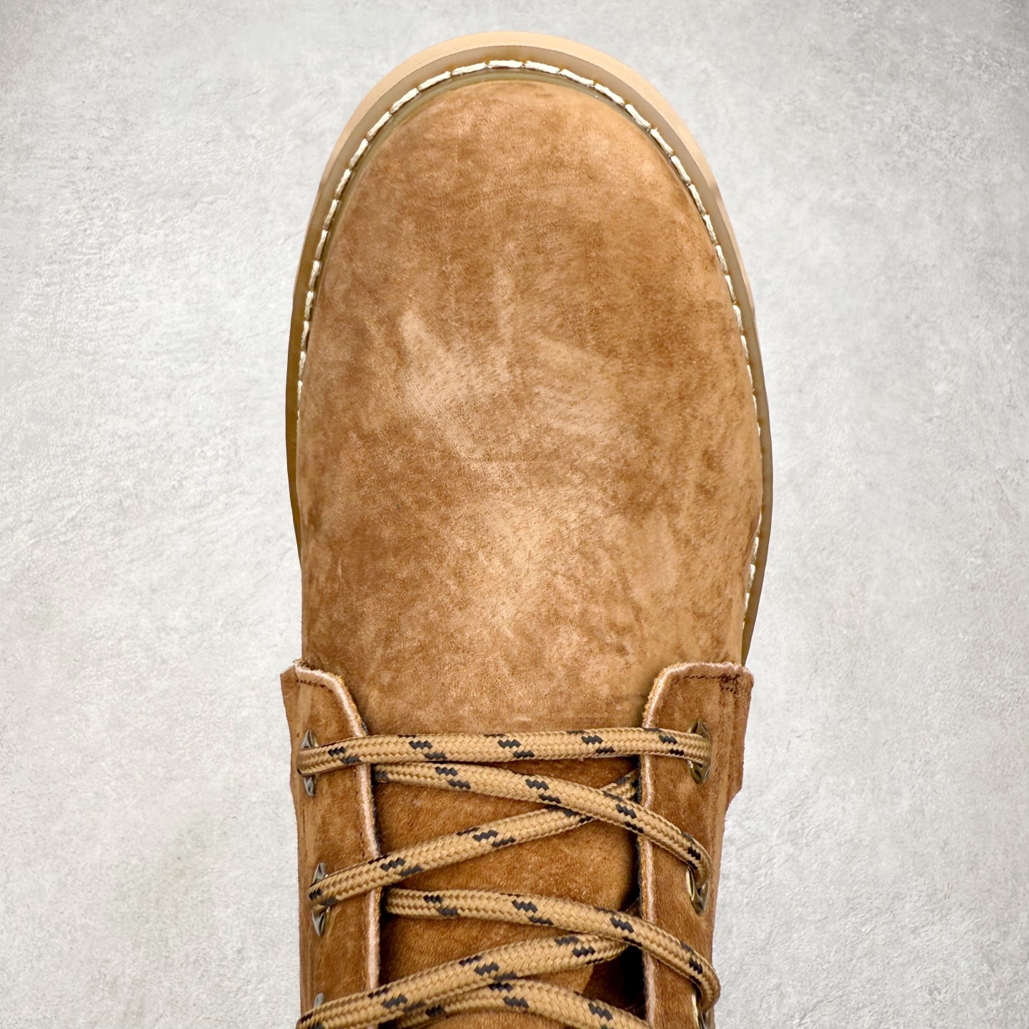 图片[4]-CAT卡特 户外工装轻底休闲马丁靴大黄靴系列 广东大厂品质 全新工艺升级 全鞋真牛皮材料 大底到五金都是代工厂原材料制作 同原版固特异永不开胶工艺 好货不杀猪 首单质量严格把控 全网独家首发 品质毋庸置疑 全套官网统一包装 今年冬季防寒户外专用 日常随意搭配 尺码：39 40 41 42 43 44（皮鞋码）-选品中心