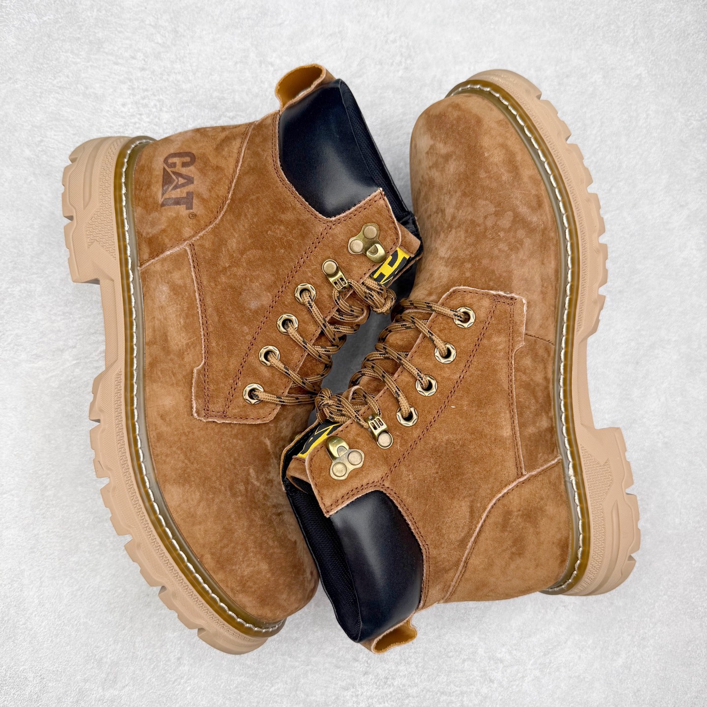 图片[3]-CAT卡特 户外工装轻底休闲马丁靴大黄靴系列 广东大厂品质 全新工艺升级 全鞋真牛皮材料 大底到五金都是代工厂原材料制作 同原版固特异永不开胶工艺 好货不杀猪 首单质量严格把控 全网独家首发 品质毋庸置疑 全套官网统一包装 今年冬季防寒户外专用 日常随意搭配 尺码：39 40 41 42 43 44（皮鞋码）-选品中心