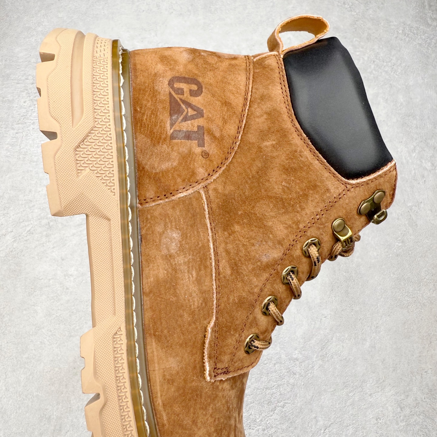 图片[6]-CAT卡特 户外工装轻底休闲马丁靴大黄靴系列 广东大厂品质 全新工艺升级 全鞋真牛皮材料 大底到五金都是代工厂原材料制作 同原版固特异永不开胶工艺 好货不杀猪 首单质量严格把控 全网独家首发 品质毋庸置疑 全套官网统一包装 今年冬季防寒户外专用 日常随意搭配 尺码：39 40 41 42 43 44（皮鞋码）-选品中心