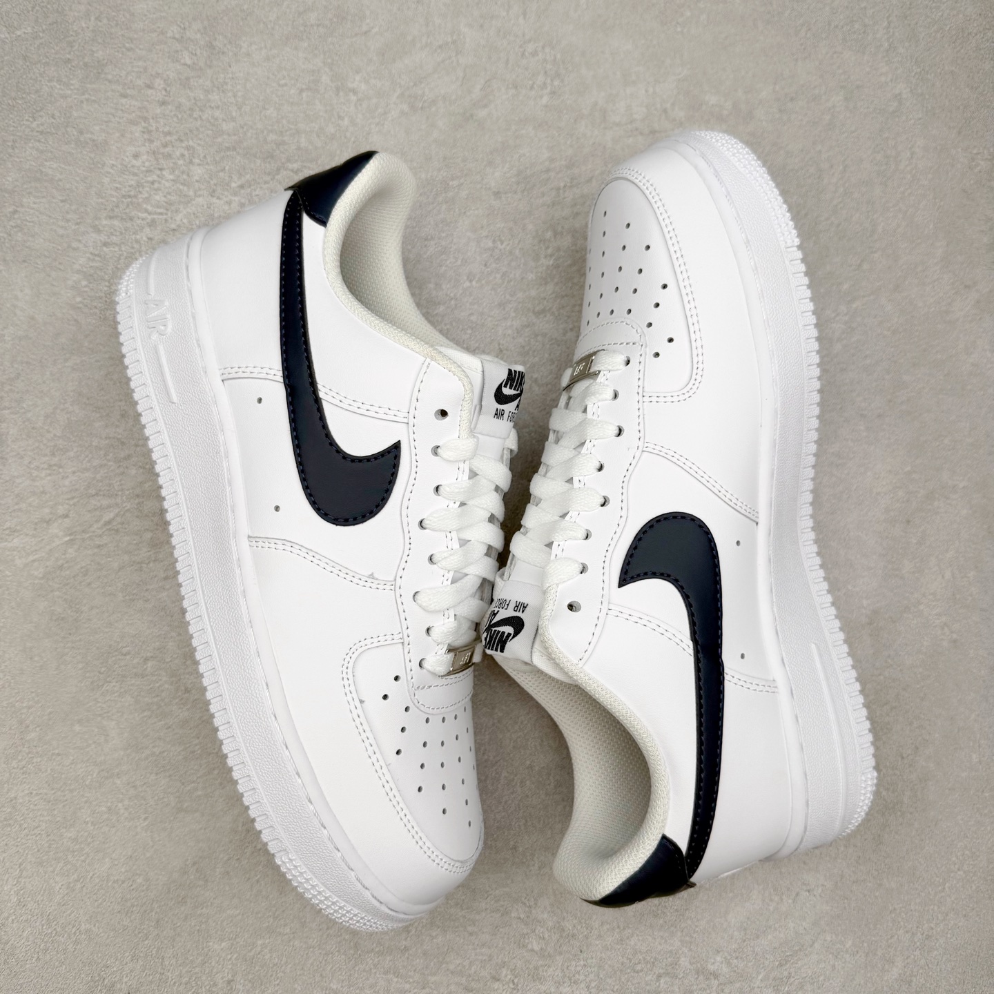 图片[3]-NK Air Force 1´07 Low 空军一号低帮百搭休闲运动板鞋 FJ4146-119 柔软、弹性十足的缓震性能和出色的中底设计 横跨复古与现代的外型结合 造就出风靡全球 三十多年的Force 1 直到今天还深受青睐 实拍调校N版已经零色差零失真 百分百还原实物色彩所见即所得 不存在货不对板色差等低级问题 选购参考实物拍摄 不混卖不参货 只用心做好货严格选品 承诺混一赔十 尺码：36 36.5 37.5 38 38.5 39 40 40.5 41 42 42.5 43 44 44.5 45-选品中心