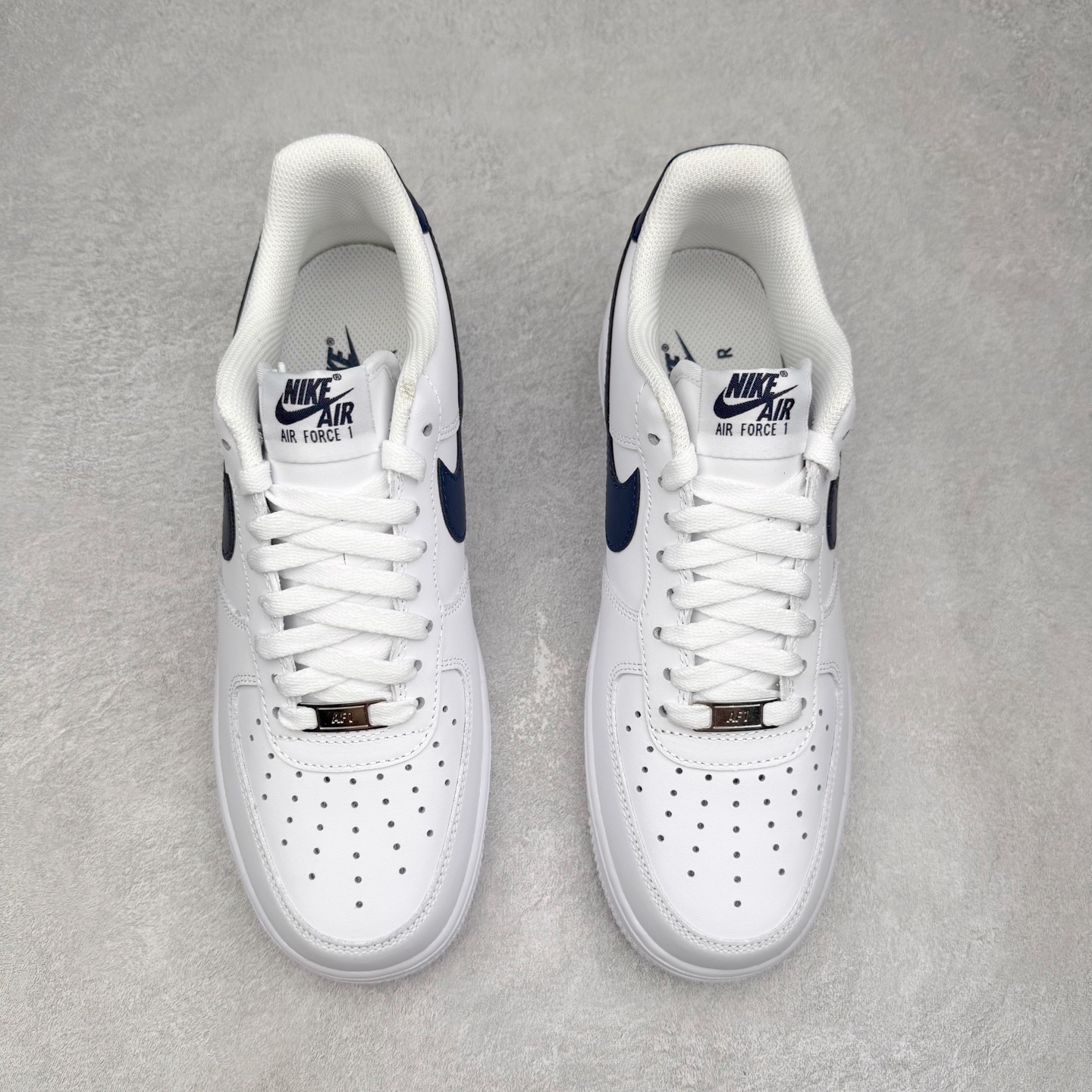 图片[2]-NK Air Force 1´07 Low 空军一号低帮百搭休闲运动板鞋 FJ4146-119 柔软、弹性十足的缓震性能和出色的中底设计 横跨复古与现代的外型结合 造就出风靡全球 三十多年的Force 1 直到今天还深受青睐 实拍调校N版已经零色差零失真 百分百还原实物色彩所见即所得 不存在货不对板色差等低级问题 选购参考实物拍摄 不混卖不参货 只用心做好货严格选品 承诺混一赔十 尺码：36 36.5 37.5 38 38.5 39 40 40.5 41 42 42.5 43 44 44.5 45-选品中心