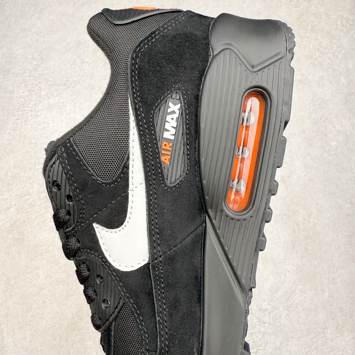 图片[7]-＃MX版 NK Air MAX 90 气垫复古减震跑步鞋 DO6706-010 经典重温 独家陆续补货 外单专供大厂出品 品质稳定 一百余色 终端操作 Air Max 90于1990年推出 来自Air Max系列 在Air Max 1的基础上改进而得 增加了气垫面积 外型上也更为流线 最特別的就是加入了菱纹塑胶嵌板 为Air Max 90增添了许多潮流气息 皮革鞋面 造就出色耐穿性和支撑力 Max Air缓震配置搭配泡棉中底 令Air Max 90轻盈而舒适 华夫格橡胶外底 铸就Air Max 90非凡的抓地力 而Air Max 90不仅是一双跑鞋 它成功跨越了时间的演进 成为了球鞋文化与潮流圈中最熟为人知的鞋款之一 尺码：36 36.5 37.5 38 38.5 39 40 40.5 41 42 42.5 43 44 44.5 45-选品中心