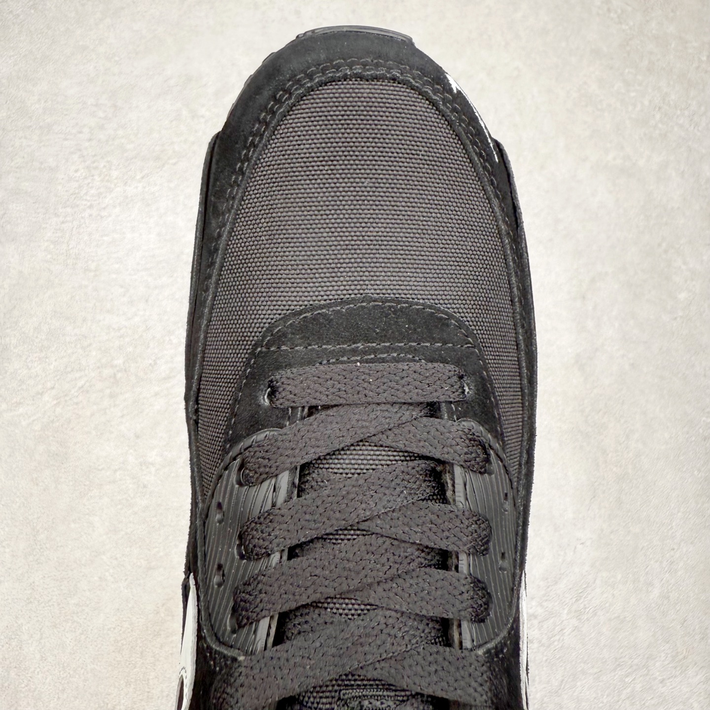 图片[4]-＃MX版 NK Air MAX 90 气垫复古减震跑步鞋 DO6706-010 经典重温 独家陆续补货 外单专供大厂出品 品质稳定 一百余色 终端操作 Air Max 90于1990年推出 来自Air Max系列 在Air Max 1的基础上改进而得 增加了气垫面积 外型上也更为流线 最特別的就是加入了菱纹塑胶嵌板 为Air Max 90增添了许多潮流气息 皮革鞋面 造就出色耐穿性和支撑力 Max Air缓震配置搭配泡棉中底 令Air Max 90轻盈而舒适 华夫格橡胶外底 铸就Air Max 90非凡的抓地力 而Air Max 90不仅是一双跑鞋 它成功跨越了时间的演进 成为了球鞋文化与潮流圈中最熟为人知的鞋款之一 尺码：36 36.5 37.5 38 38.5 39 40 40.5 41 42 42.5 43 44 44.5 45-选品中心