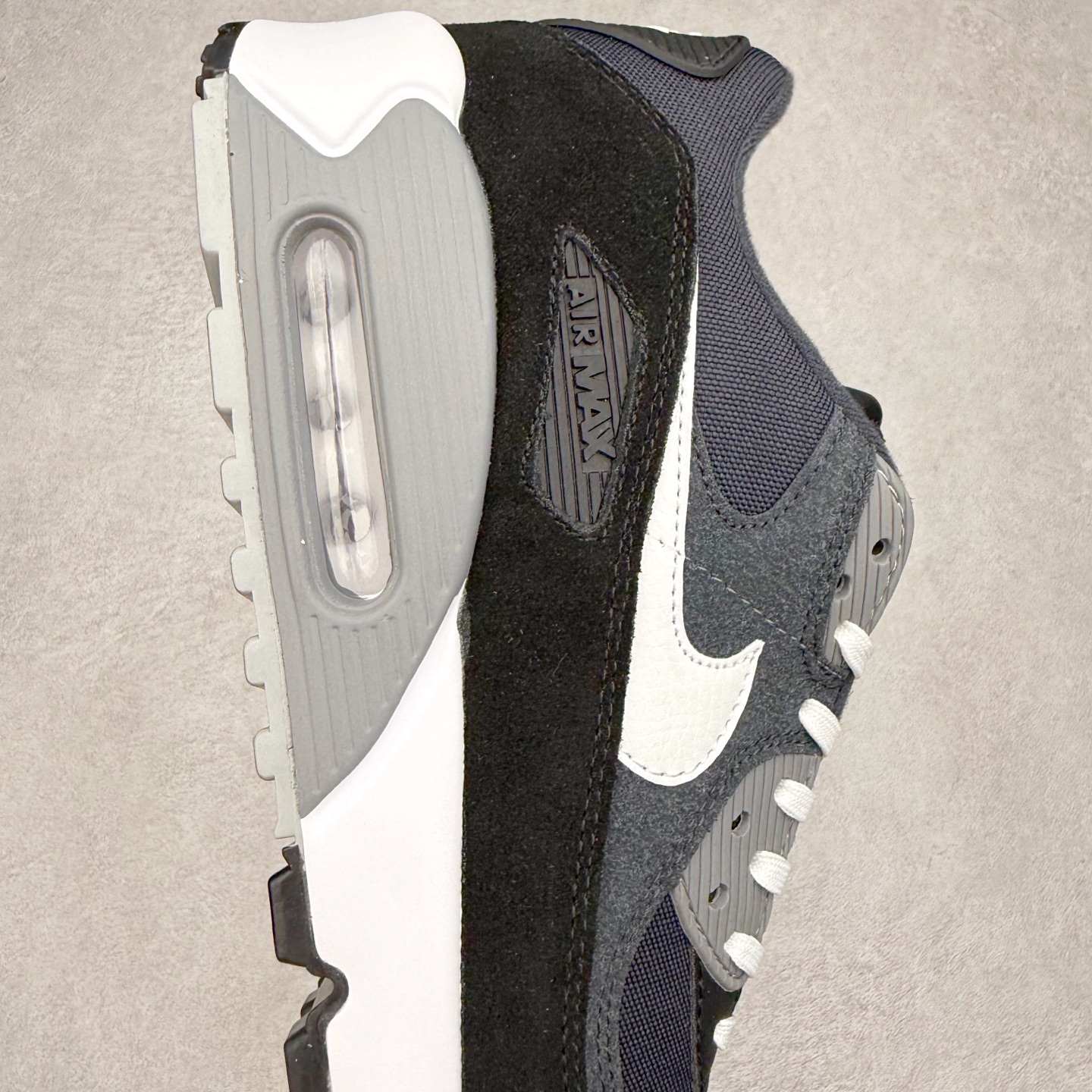 图片[6]-＃MX版 NK Air MAX 90 气垫复古减震跑步鞋 DA1641-003 经典重温 独家陆续补货 外单专供大厂出品 品质稳定 一百余色 终端操作 Air Max 90于1990年推出 来自Air Max系列 在Air Max 1的基础上改进而得 增加了气垫面积 外型上也更为流线 最特別的就是加入了菱纹塑胶嵌板 为Air Max 90增添了许多潮流气息 皮革鞋面 造就出色耐穿性和支撑力 Max Air缓震配置搭配泡棉中底 令Air Max 90轻盈而舒适 华夫格橡胶外底 铸就Air Max 90非凡的抓地力 而Air Max 90不仅是一双跑鞋 它成功跨越了时间的演进 成为了球鞋文化与潮流圈中最熟为人知的鞋款之一 尺码：36 36.5 37.5 38 38.5 39 40 40.5 41 42 42.5 43 44 44.5 45-选品中心