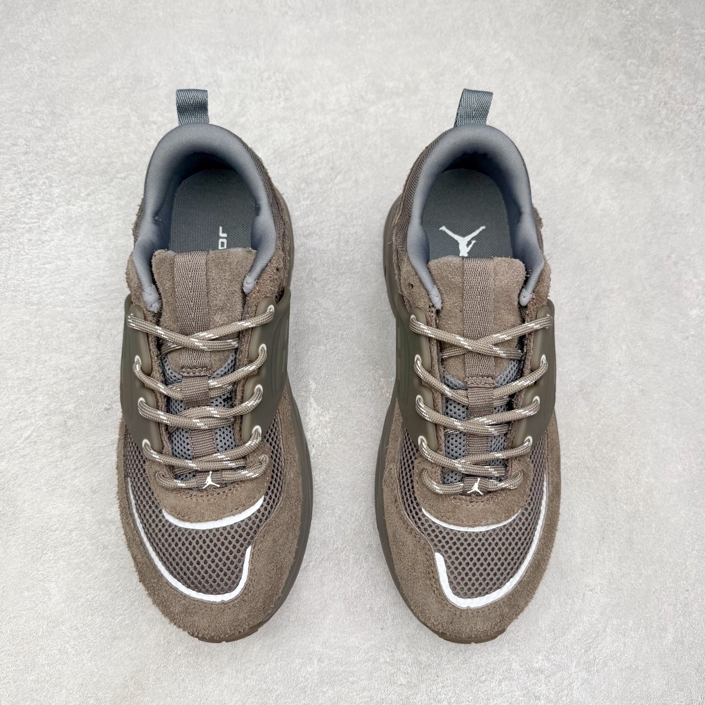 图片[2]-Jordan Trunner O/S AJ经典百搭透气生活休闲鞋 实拍调校N版已经零色差零失真 百分百还原实物色彩所见即所得 不存在货不对板色差等低级问题 选购参考实物拍摄 不混卖不参货 只用心做好货严格选品 承诺混一赔十 尺码：36 36.5 37.5 38 38.5 39 40 40.5 41 42 42.5 43 44 44.5 45-选品中心