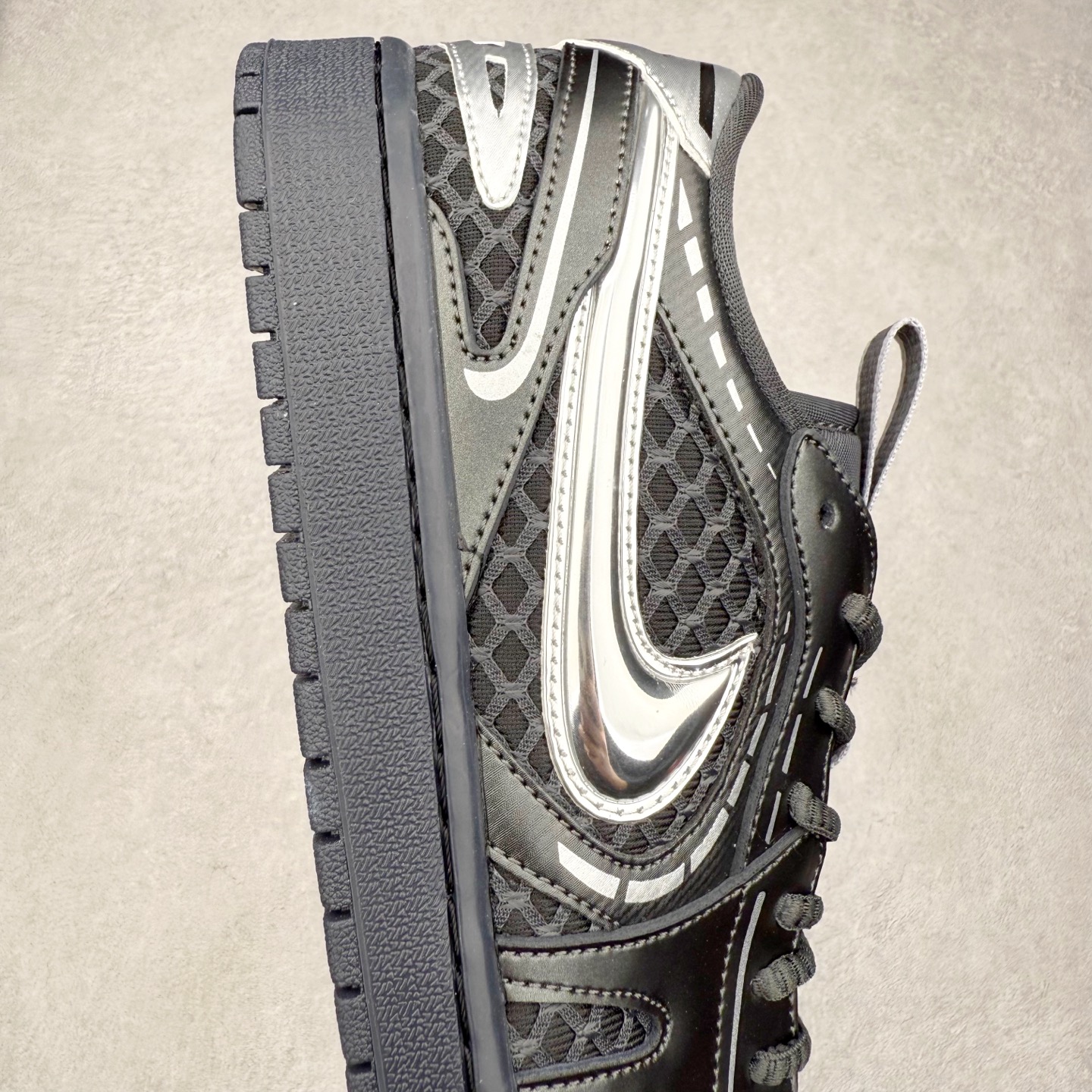 图片[6]-＃K版 Air Jordan AJ1 Low 低帮 HQ2186-001 全新流水线出品 DT版本唯一平替选择 市场第二梯队最强版 全部原鞋开发 原楦原纸板开发 全鞋电脑针车 原厂内置全掌气垫 原盒内在原标 唯一Zp原版鞋带绑法 免检产品 全新2022版型 全头层皮料 完美零毛边处理 原厂配置全掌气垫 价格定位良心 几十个配色陆续出货 实拍调校N版已经零色差零失真 百分百还原实物色彩所见即所得 不存在货不对板色差等低级问题 选购参考实物拍摄 不混卖不参货 只用心做好货严格选品 承诺混一赔十 尺码：36 36.5 37.5 38 38.5 39 40 40.5 41 42 42.5 43 44 44.5 45-选品中心