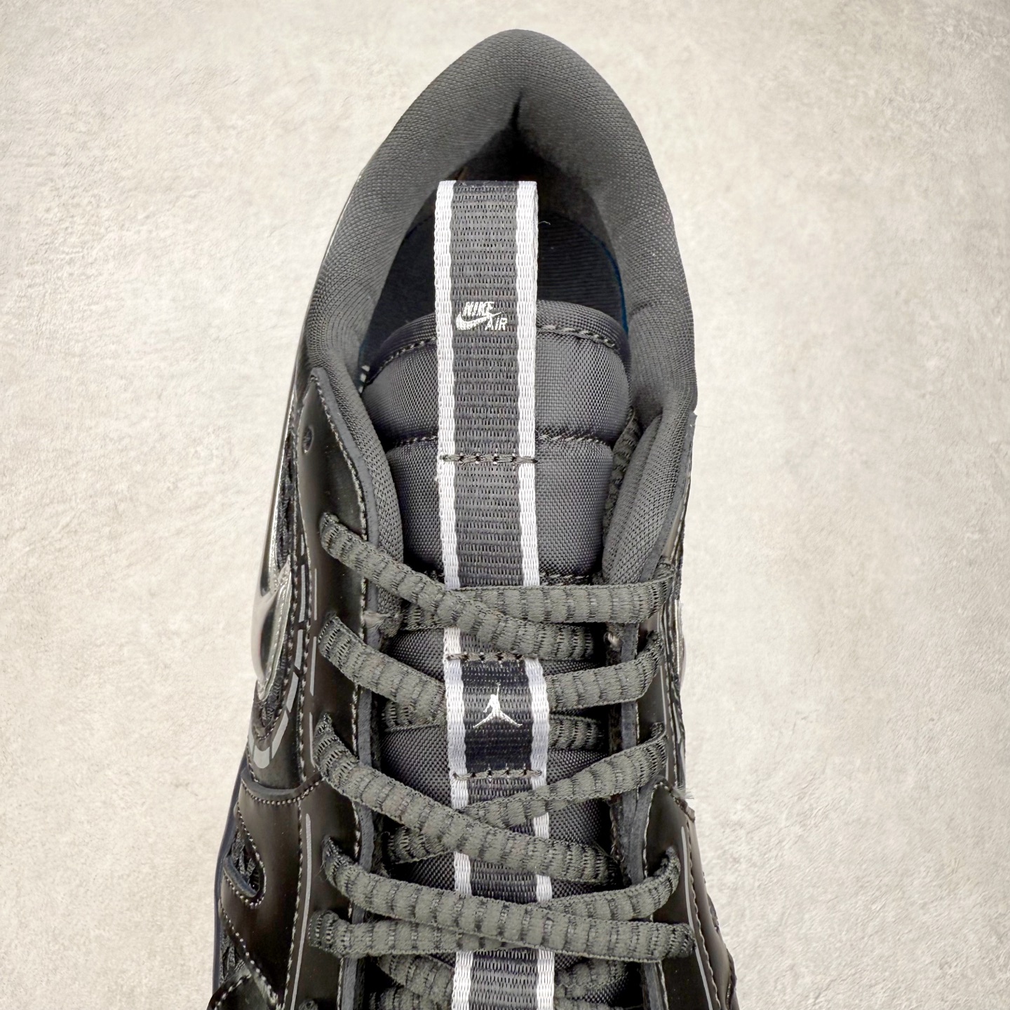 图片[5]-＃K版 Air Jordan AJ1 Low 低帮 HQ2186-001 全新流水线出品 DT版本唯一平替选择 市场第二梯队最强版 全部原鞋开发 原楦原纸板开发 全鞋电脑针车 原厂内置全掌气垫 原盒内在原标 唯一Zp原版鞋带绑法 免检产品 全新2022版型 全头层皮料 完美零毛边处理 原厂配置全掌气垫 价格定位良心 几十个配色陆续出货 实拍调校N版已经零色差零失真 百分百还原实物色彩所见即所得 不存在货不对板色差等低级问题 选购参考实物拍摄 不混卖不参货 只用心做好货严格选品 承诺混一赔十 尺码：36 36.5 37.5 38 38.5 39 40 40.5 41 42 42.5 43 44 44.5 45-选品中心