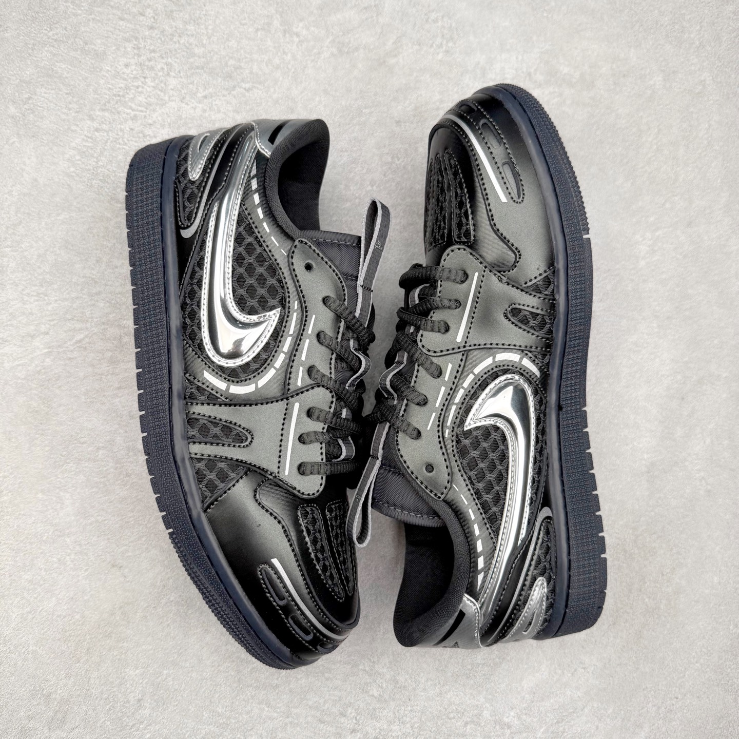 图片[3]-＃K版 Air Jordan AJ1 Low 低帮 HQ2186-001 全新流水线出品 DT版本唯一平替选择 市场第二梯队最强版 全部原鞋开发 原楦原纸板开发 全鞋电脑针车 原厂内置全掌气垫 原盒内在原标 唯一Zp原版鞋带绑法 免检产品 全新2022版型 全头层皮料 完美零毛边处理 原厂配置全掌气垫 价格定位良心 几十个配色陆续出货 实拍调校N版已经零色差零失真 百分百还原实物色彩所见即所得 不存在货不对板色差等低级问题 选购参考实物拍摄 不混卖不参货 只用心做好货严格选品 承诺混一赔十 尺码：36 36.5 37.5 38 38.5 39 40 40.5 41 42 42.5 43 44 44.5 45-选品中心