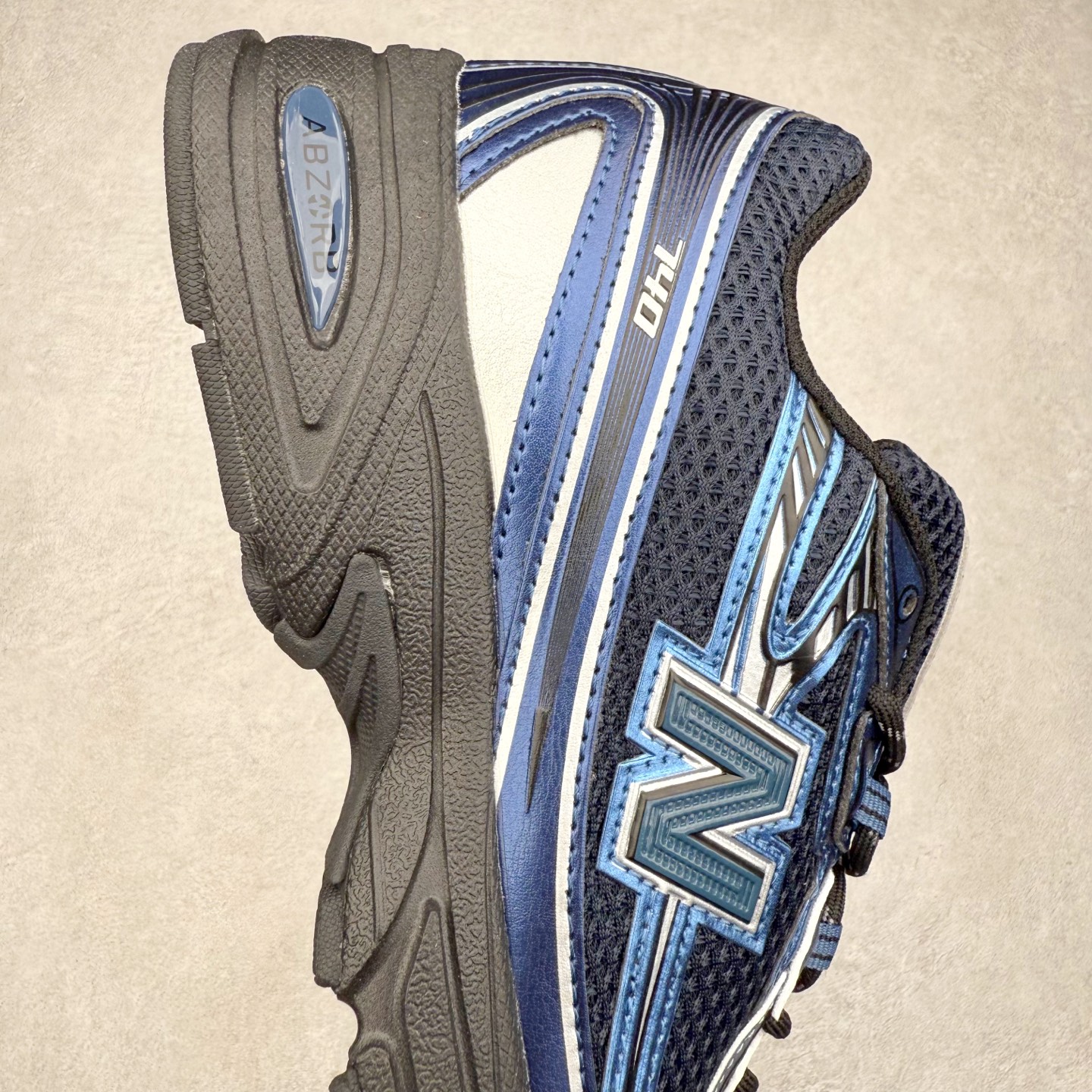 图片[6]-＃DT纯原 New Balance MR740 NB新百伦系列复古老爹风休闲运动慢跑鞋 采用轻质牛剖革拼接透气网眼衬垫织物鞋面材质 T-Beam大底提供足步弓支撑 保持步态稳定#后跟搭载外露缓震胶 鞋身整体以各种深浅不一的灰色覆盖 鞋头以淡蓝色调装饰，网眼衬垫通过不规律的色块实现做旧的美感 泛黄的鞋底更是进一步增添了复古气息 尺码：36 37 37.5 38 38.5 39.5 40 40.5 41.5 42 42.5 43 44 44.5 45-选品中心