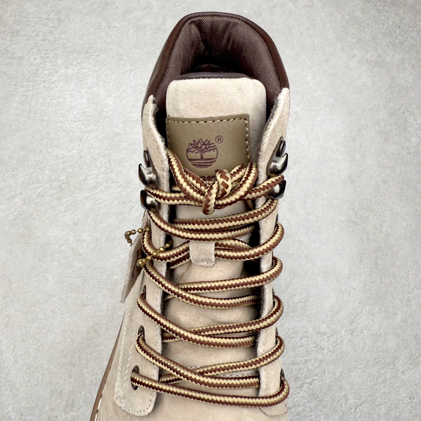 图片[5]-Timberland添柏岚/天伯伦户外中帮休闲大黄靴系列 广东大厂品质 原盒原包装 面料采用意大利🇮🇹顶级磨砂细纹牛皮 搭配防臭防腐真皮乳胶鞋垫 给您完美的穿着体验 质量考究耐穿 型男必备 专治不帅 高品质脚感一流 尺码：38 39 40 41 42 43 44（皮鞋码）-选品中心