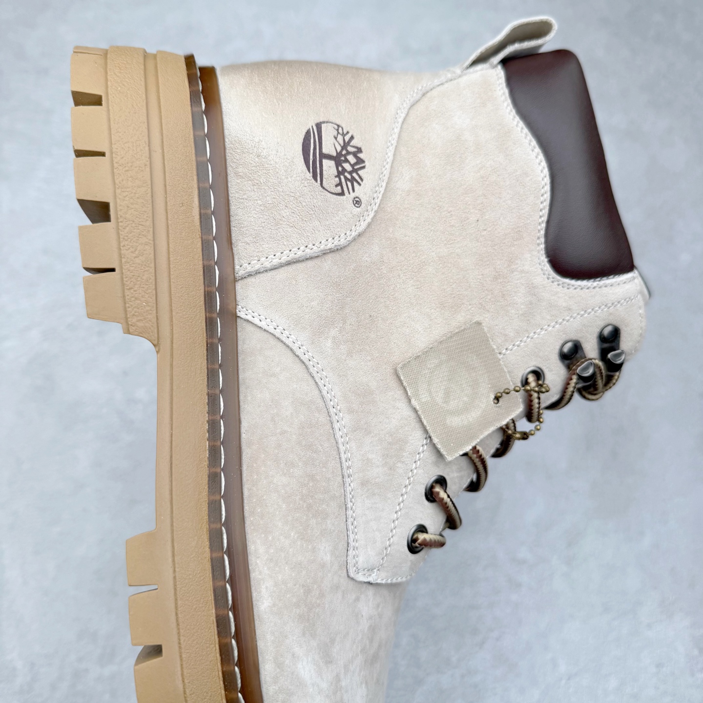 图片[6]-Timberland添柏岚/天伯伦户外中帮休闲大黄靴系列 广东大厂品质 原盒原包装 面料采用意大利🇮🇹顶级磨砂细纹牛皮 搭配防臭防腐真皮乳胶鞋垫 给您完美的穿着体验 质量考究耐穿 型男必备 专治不帅 高品质脚感一流 尺码：38 39 40 41 42 43 44（皮鞋码）-选品中心