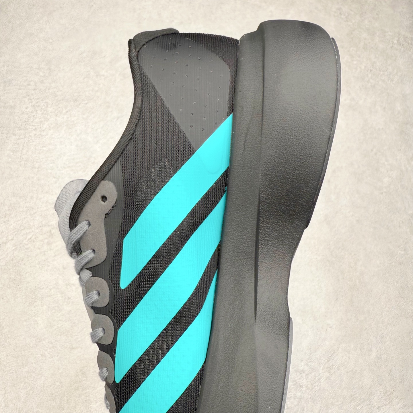 图片[7]-AD Adizero EVO SL 马拉松竞速专业跑鞋 KK3531 CELERMESH针织网面非常轻薄 纤维间的缝隙很大 可以保证跑步时的透气、排汗效果 鞋舌直接与两侧的内衬和鞋底连接在一起 在跑步过程中不会被鞋舌的左右移动所困扰 在标准鞋带孔的基础上再拓宽一组鞋带孔 适合不同脚型的需求 突破性 EnergyRods 技术，有助于跑者实现更好的成绩 中底独特的LIGHTSTRIKE PRO泡棉材质 微弹感觉在跑步过程中给予了良好的支撑体验 对于顶级精英和高水平进阶跑者来说 ADIOS PRO是一双值得信赖的竞速比赛用鞋 尺码：36 36.5 37.5 38 38.5 39 40 40.5 41 42 42.5 43 44 44.5 45-选品中心