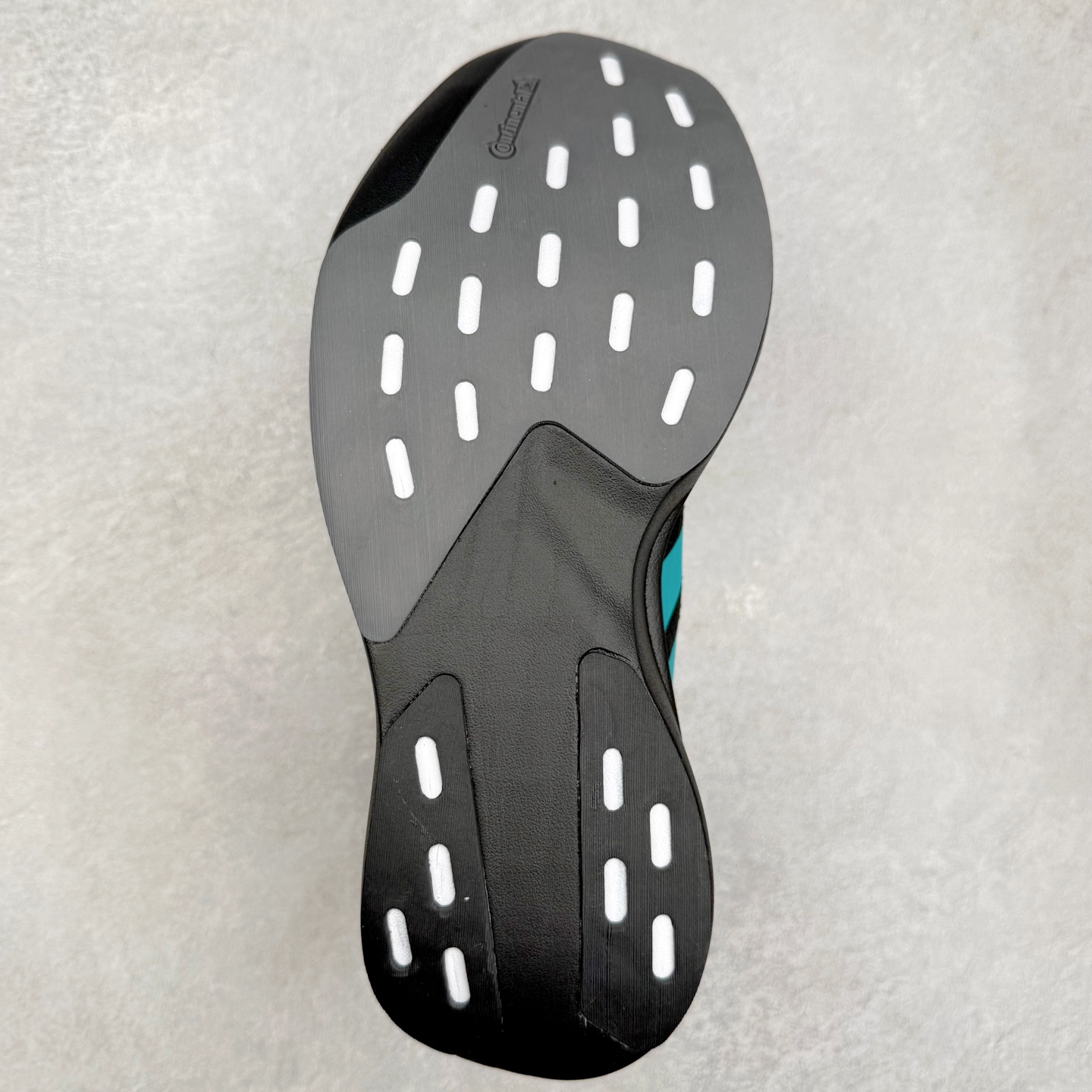 图片[9]-AD Adizero EVO SL 马拉松竞速专业跑鞋 KK3531 CELERMESH针织网面非常轻薄 纤维间的缝隙很大 可以保证跑步时的透气、排汗效果 鞋舌直接与两侧的内衬和鞋底连接在一起 在跑步过程中不会被鞋舌的左右移动所困扰 在标准鞋带孔的基础上再拓宽一组鞋带孔 适合不同脚型的需求 突破性 EnergyRods 技术，有助于跑者实现更好的成绩 中底独特的LIGHTSTRIKE PRO泡棉材质 微弹感觉在跑步过程中给予了良好的支撑体验 对于顶级精英和高水平进阶跑者来说 ADIOS PRO是一双值得信赖的竞速比赛用鞋 尺码：36 36.5 37.5 38 38.5 39 40 40.5 41 42 42.5 43 44 44.5 45-选品中心