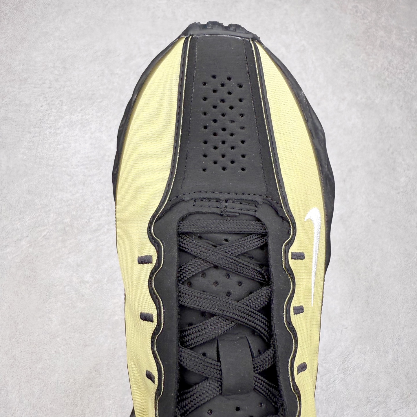 图片[4]-HYEIN SEO x NK Ava Rover 百搭舒适耐磨低帮跑步鞋 男女同款 流线型轮廓，通过轻薄物料鞋面结合 TPU 网格状支撑示人，增厚的中底材质选用 ReactX 加持，华夫外底收尾。鞋垫与后跟鞋提，克制点缀 Hyein Seo 字样。鞋垫与鞋提则采用菱形格纹的变化元素呈现。实拍调校N版已经零色差零失真 百分百还原实物色彩所见即所得 不存在货不对板色差等低级问题 选购参考实物拍摄 不混卖不参货 只用心做好货严格选品 承诺混一赔十 尺码：36 36.5 37.5 38 38.5 39 40 40.5 41 42 42.5 43 44 44.5 45-选品中心