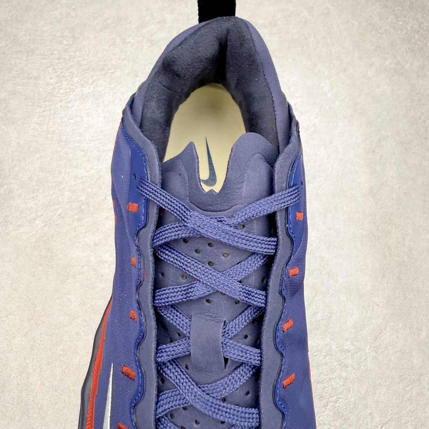 图片[5]-HYEIN SEO x NK Ava Rover 百搭舒适耐磨低帮跑步鞋 男女同款 流线型轮廓，通过轻薄物料鞋面结合 TPU 网格状支撑示人，增厚的中底材质选用 ReactX 加持，华夫外底收尾。鞋垫与后跟鞋提，克制点缀 Hyein Seo 字样。鞋垫与鞋提则采用菱形格纹的变化元素呈现。实拍调校N版已经零色差零失真 百分百还原实物色彩所见即所得 不存在货不对板色差等低级问题 选购参考实物拍摄 不混卖不参货 只用心做好货严格选品 承诺混一赔十 尺码：36 36.5 37.5 38 38.5 39 40 40.5 41 42 42.5 43 44 44.5 45-选品中心